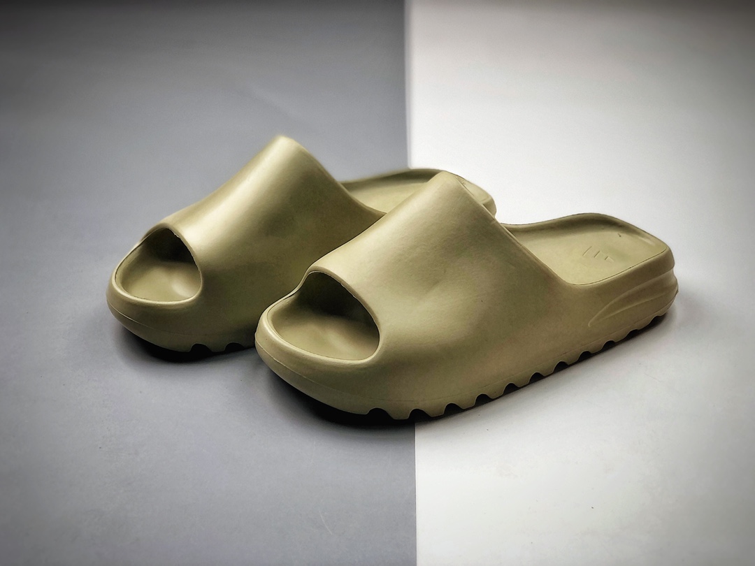 80 侃爷再度联乘Kanye West x Adidas Yeezy Slide”Bone”椰子户外风格沙滩涉水百搭运动穿搭拖鞋