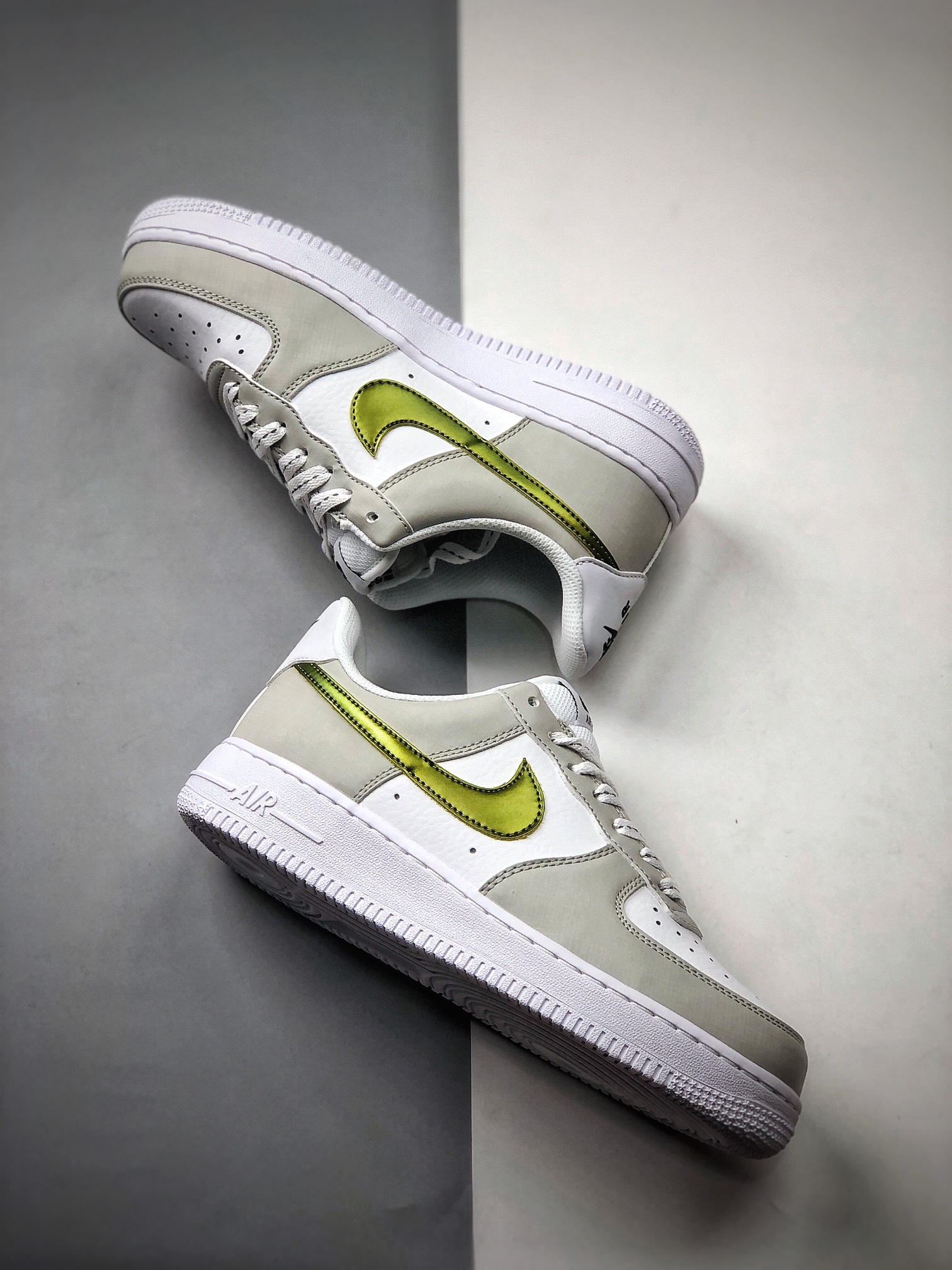 240 NIKE FORCE空军一号运动休闲板鞋   DC9029-100