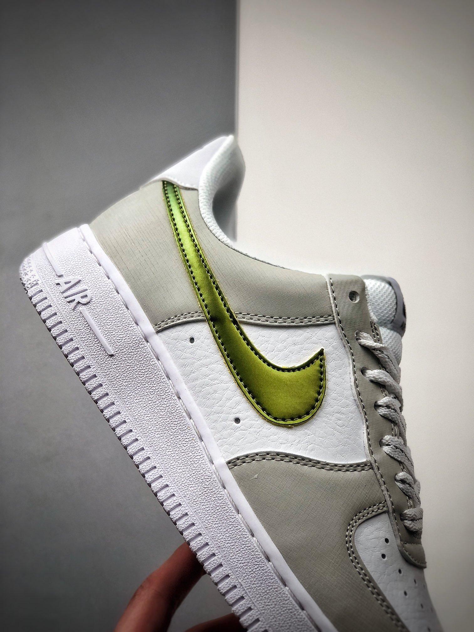 240 NIKE FORCE空军一号运动休闲板鞋   DC9029-100