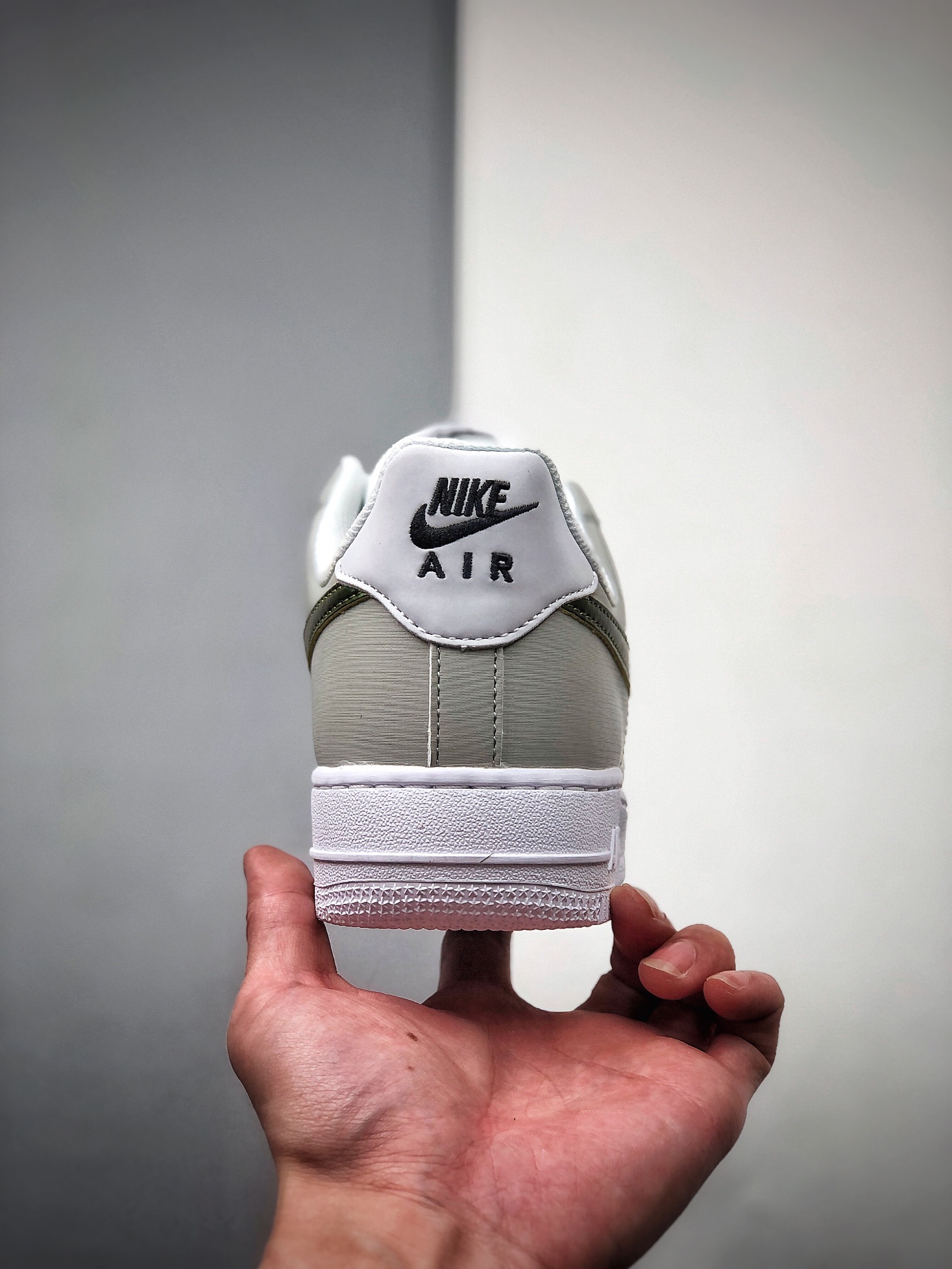 240 NIKE FORCE空军一号运动休闲板鞋   DC9029-100