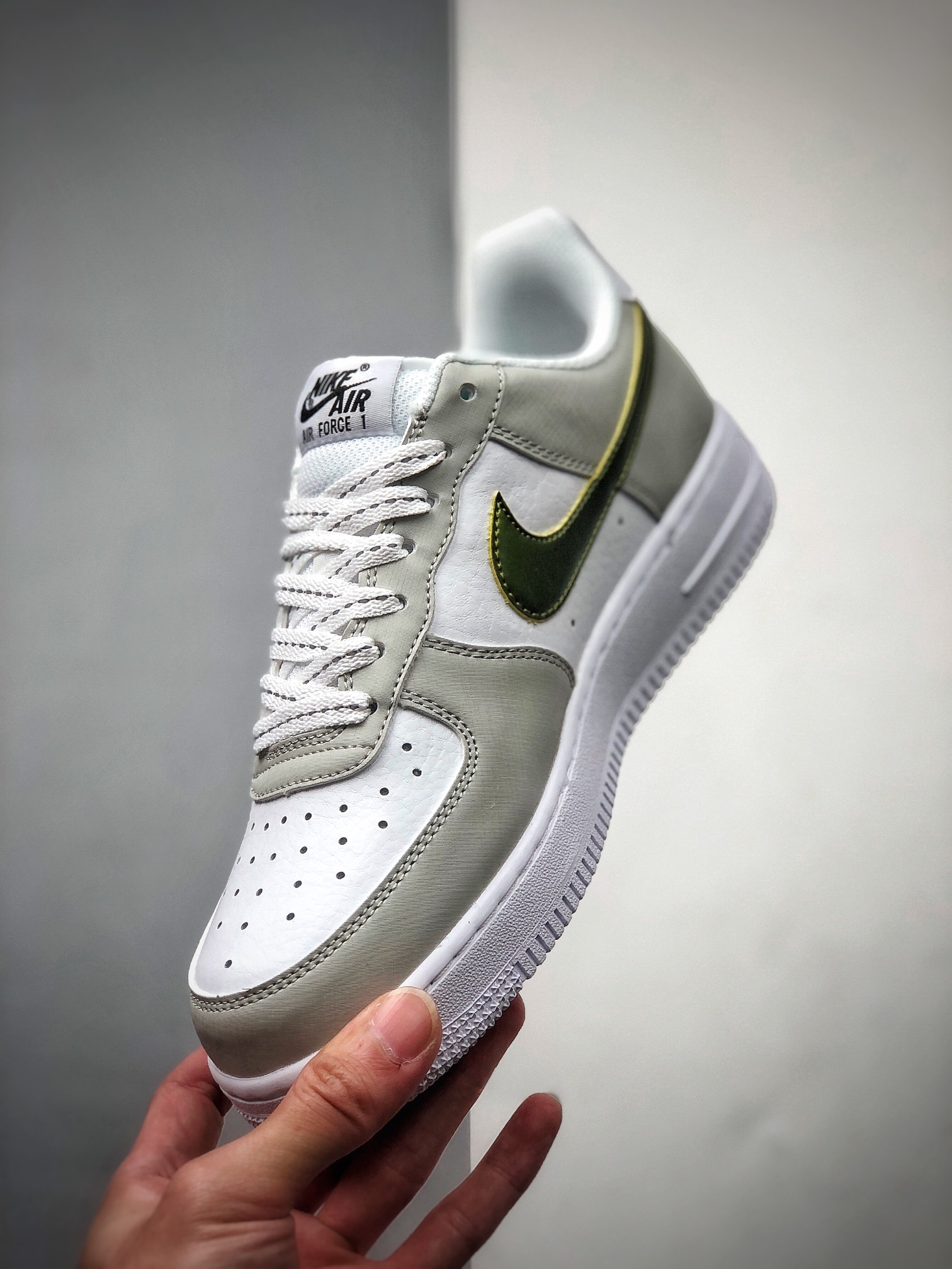 240 NIKE FORCE空军一号运动休闲板鞋   DC9029-100