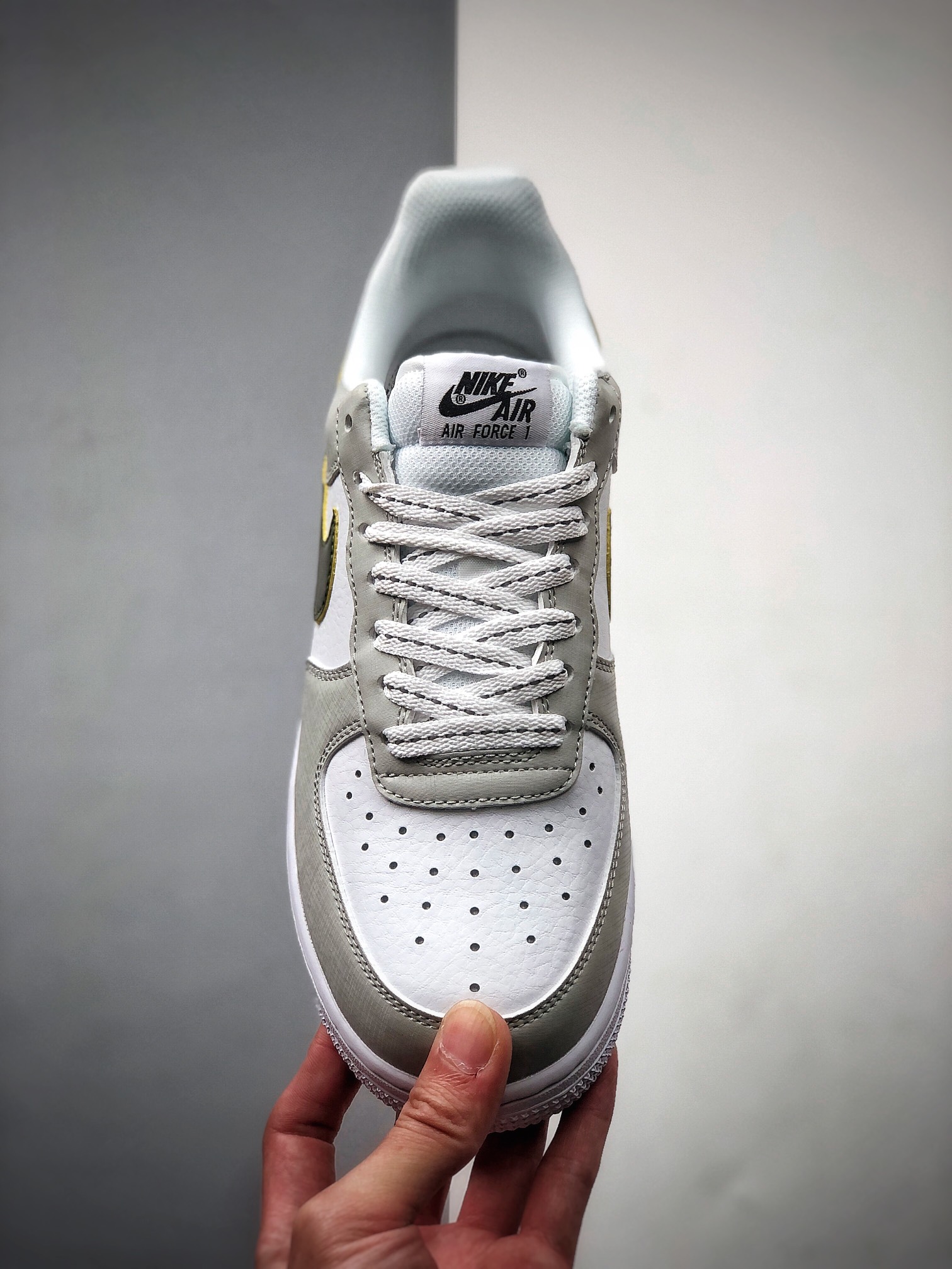 240 NIKE FORCE空军一号运动休闲板鞋   DC9029-100