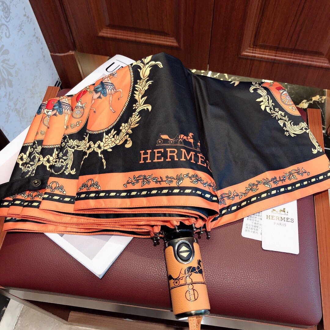 爱马仕Hermès皇家马车图案极品H家自动伞重磅呈现以其精湛的工艺技术和源源不断的想像力新涂层技术伞布带