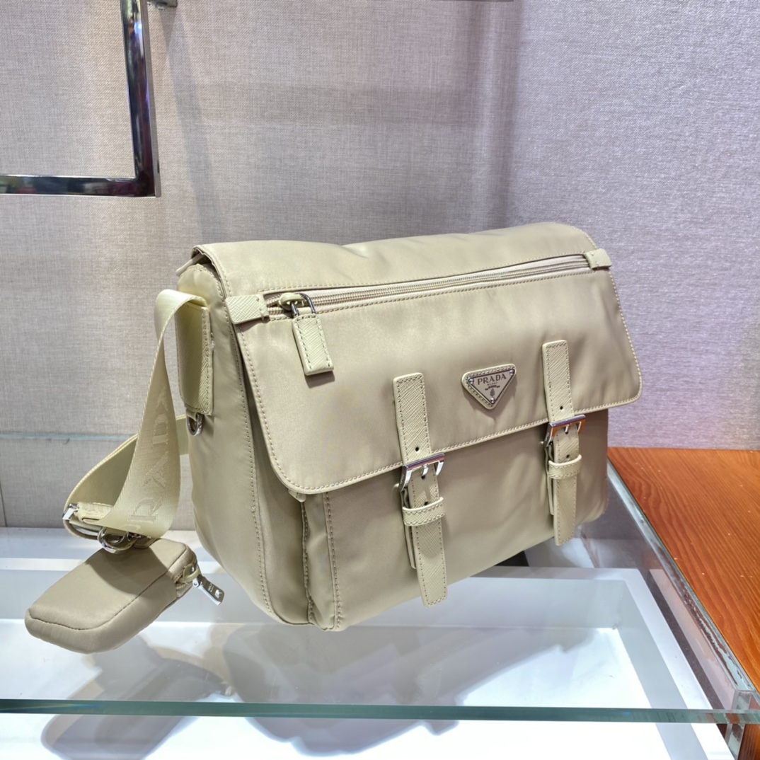 PRADA普拉达尼龙邮差包1BD671