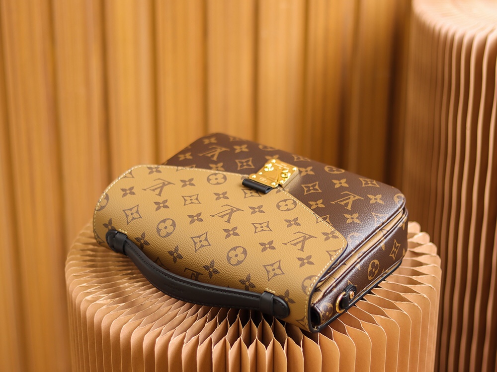 Louis Vuitton LV Pochette Métis 邮差包 M44876