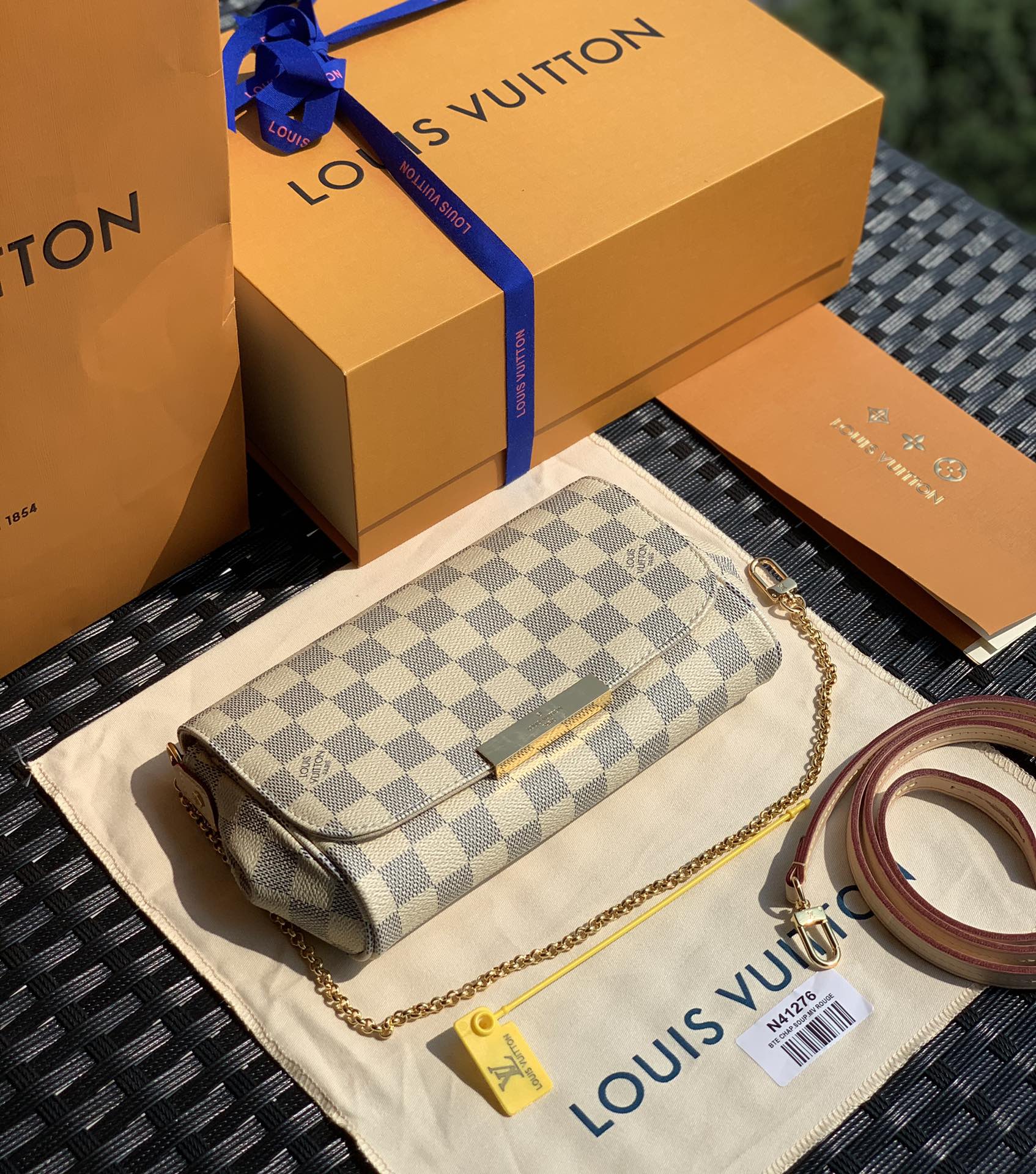 🌼 m41277 尺寸24-14-5㎝ 推荐一款驴家随手就能背出去逛街的favorite小号白棋盘格子链