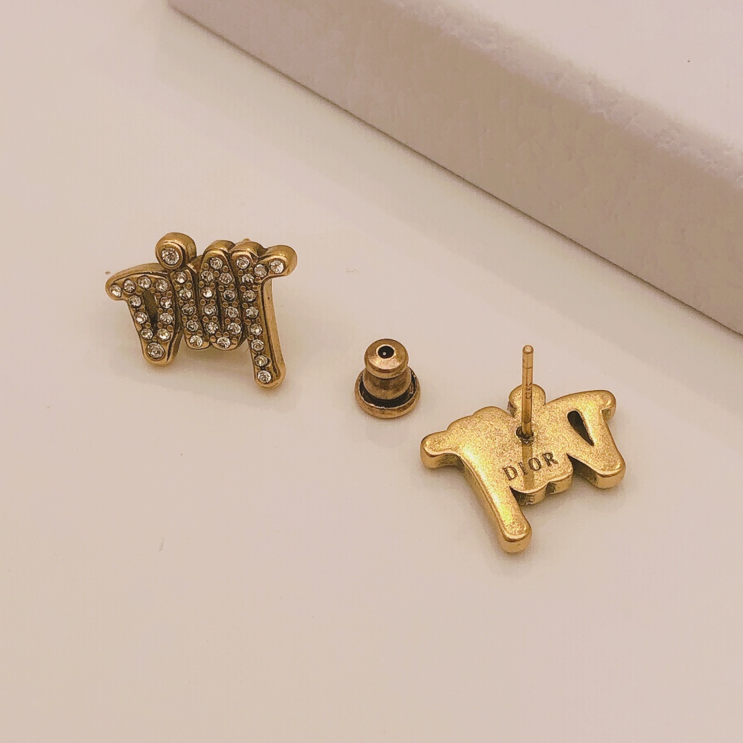 ️新品❗☀货 ☀新款DIOR迪奥字母迷你耳钉☀黄铜材质 超级有质感 3