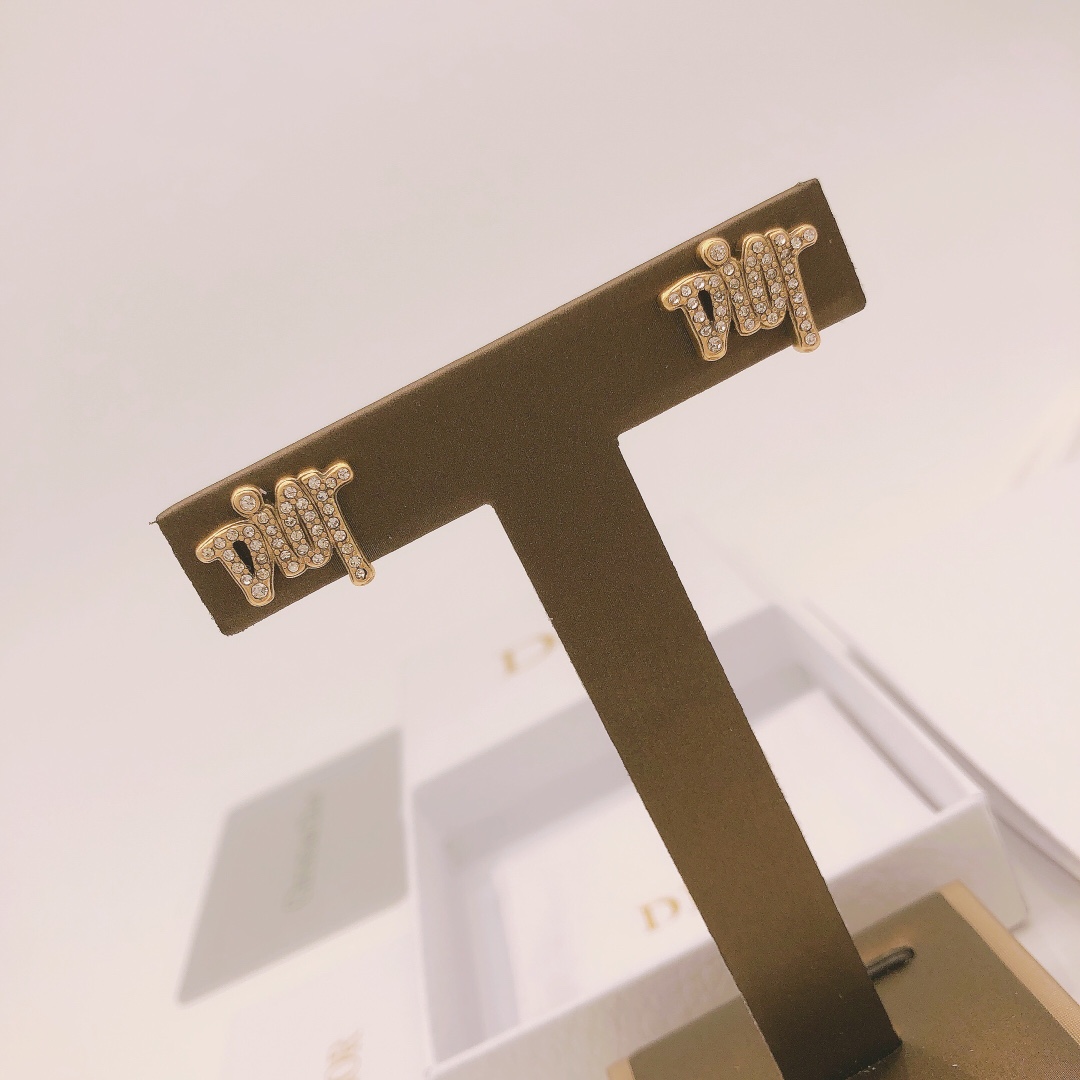 ️新品❗☀货 ☀新款DIOR迪奥字母迷你耳钉☀黄铜材质 超级有质感 9