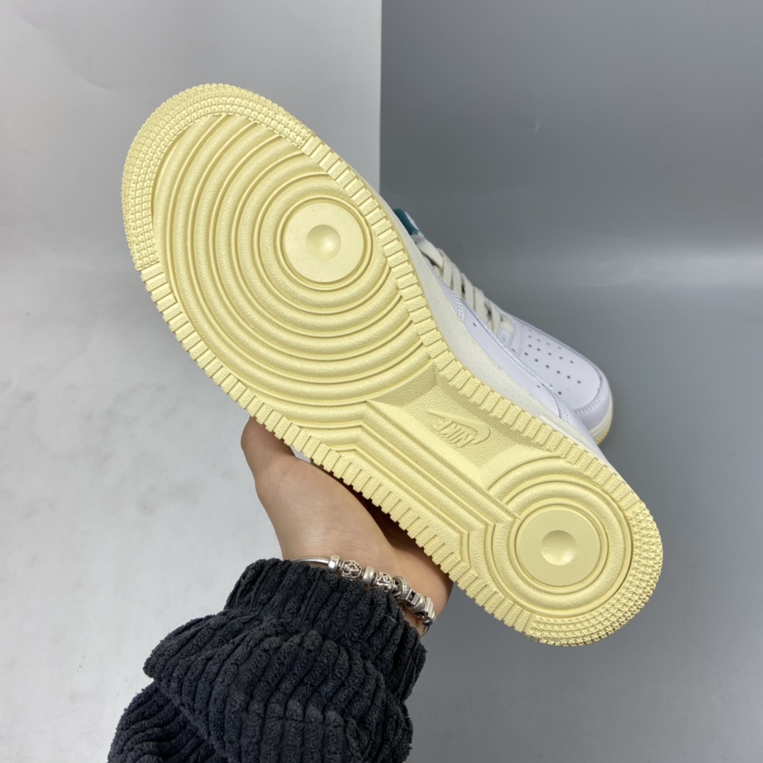P200 Nk Air Force 1’07 LE ”Starfish” 空军一号经典低帮百搭休闲运动板鞋 DM0970-111