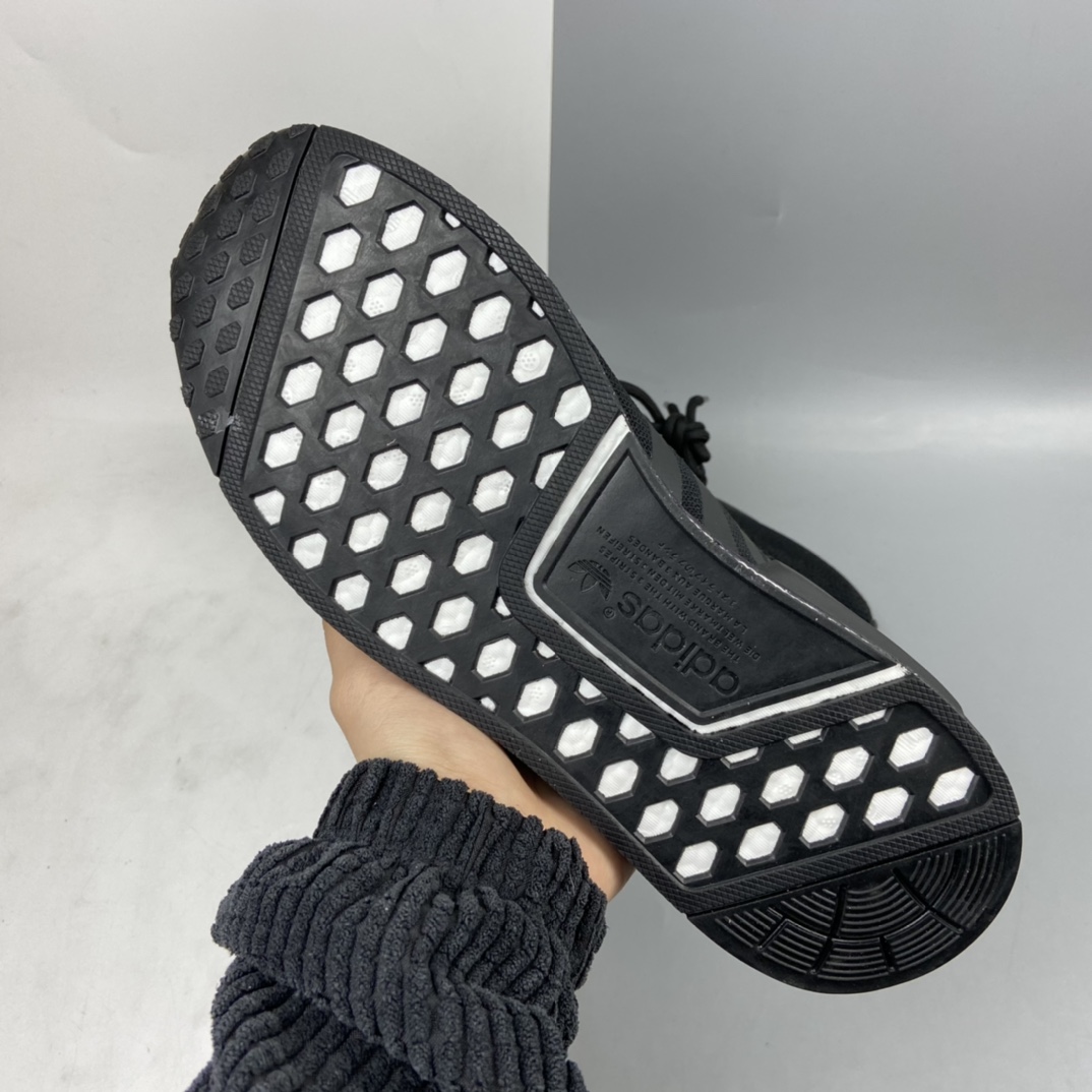 P200 AD NMD R1 Boost V2 二代弹力针织面跑鞋 GX5164