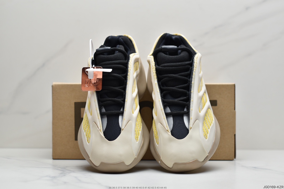 180  Yeezy 700 V3 亚麻黄配色 G54853