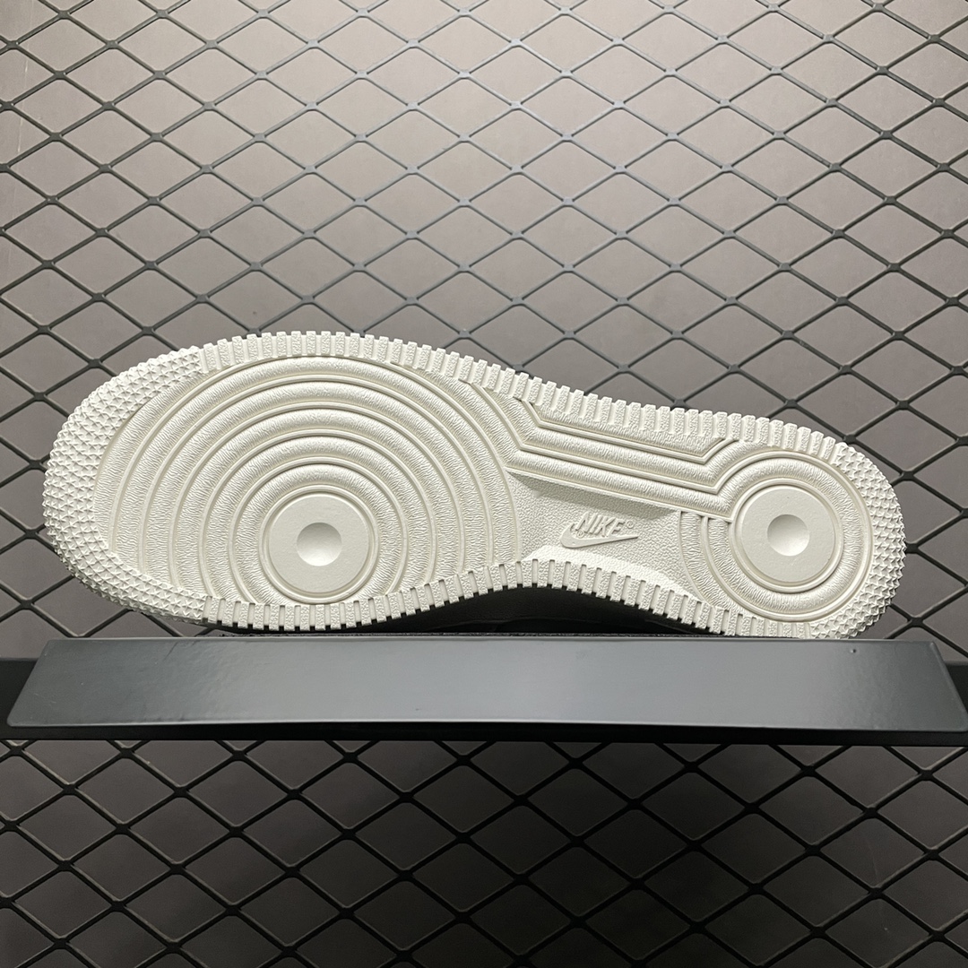 240 NK Air Force 1 空军一号低帮运动休闲板鞋 BQ0086-365