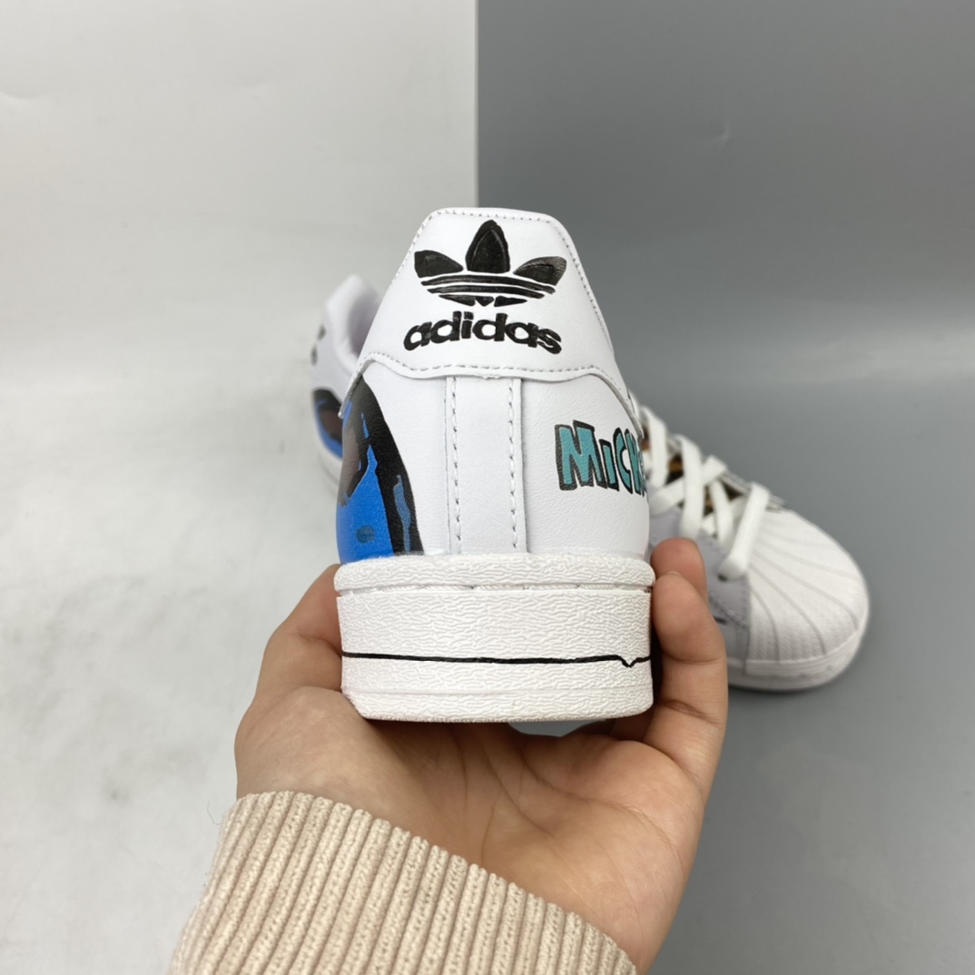 P180 Kasing Lung x Disney x adidas三叶草 Originals Superstar”Mickey FANGTASTIC”贝壳头经百典搭休闲运动板鞋“皮革彩白色迷彩涂鸦3D印花”GZ8839