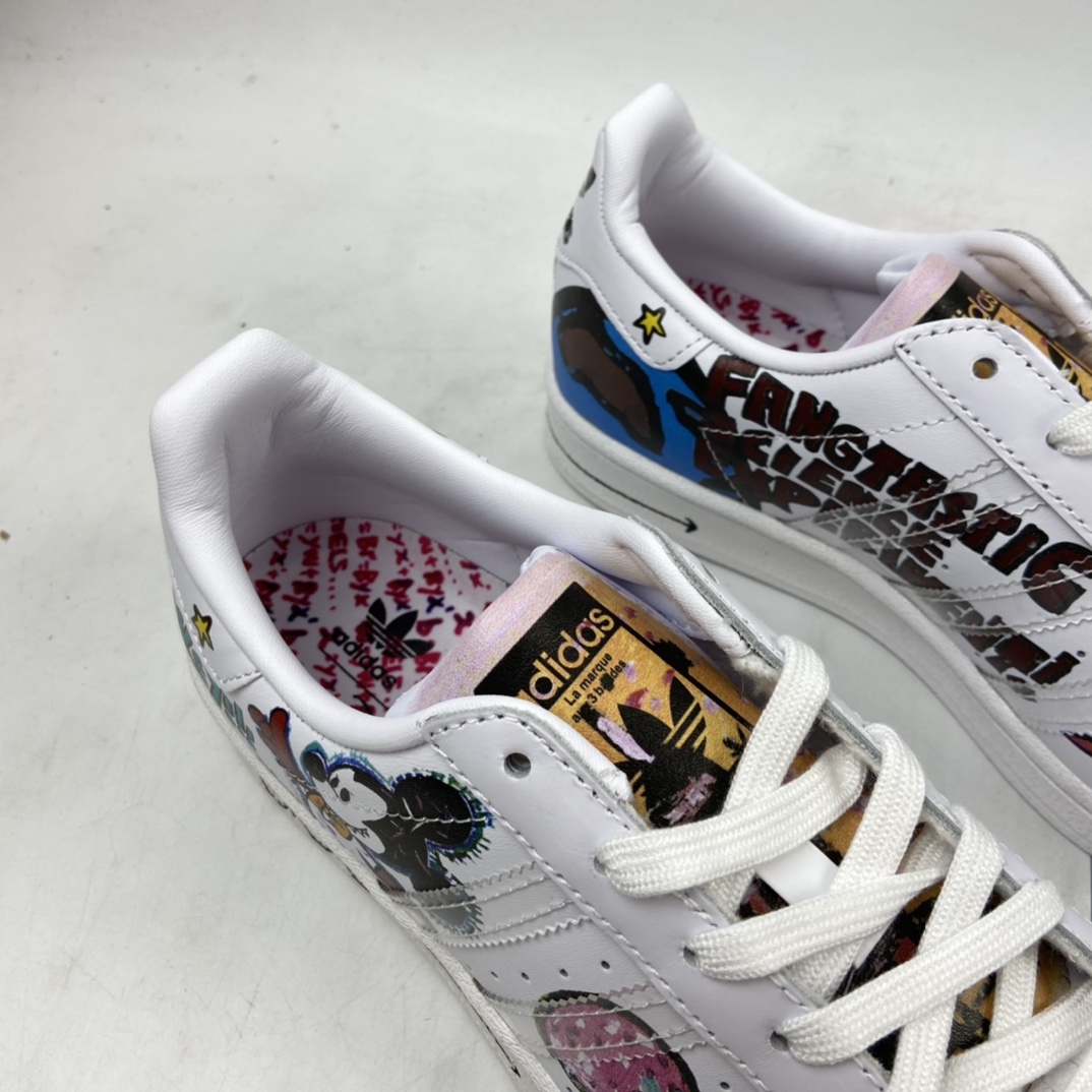 P180 Kasing Lung x Disney x adidas三叶草 Originals Superstar”Mickey FANGTASTIC”贝壳头经百典搭休闲运动板鞋“皮革彩白色迷彩涂鸦3D印花”GZ8839