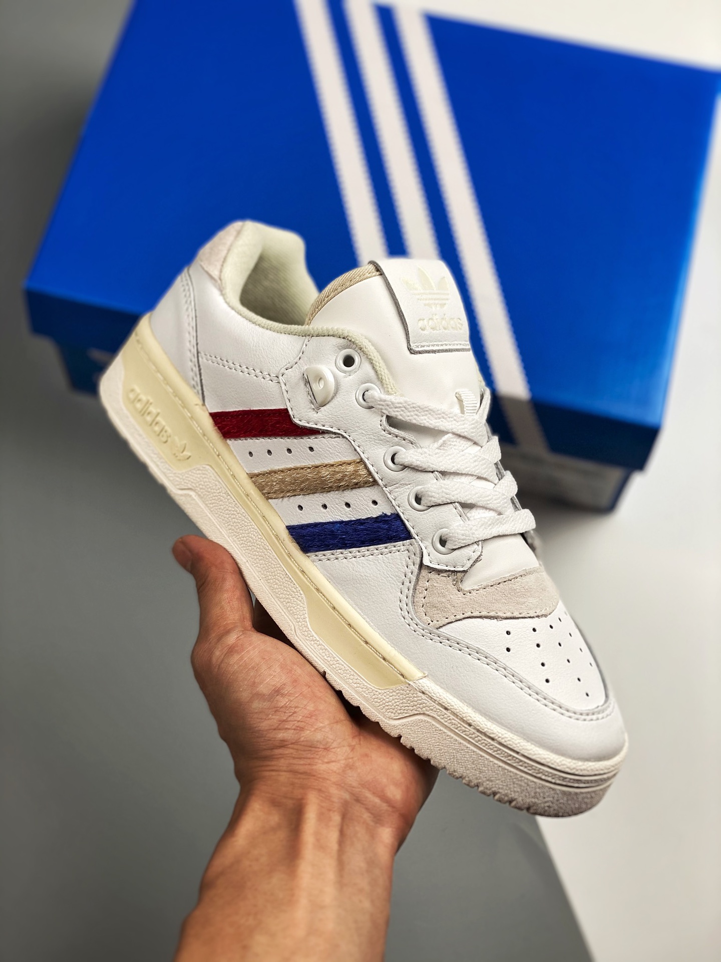 Versión de canal extranjero caja y etiqueta originales💯 Adidas Rivalry Low trébol número de artículo: EE4961 lanzado o…
