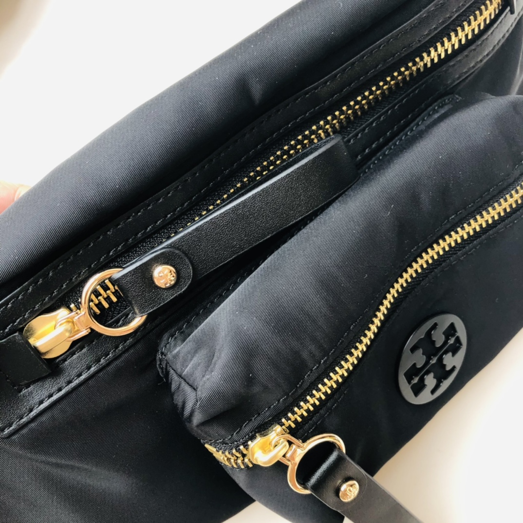 Tory Burch 1905款 TB新款腰包 黑色 尼龙配皮 休闲运动型腰包 胸包 两用型 适合日常使用 轻便