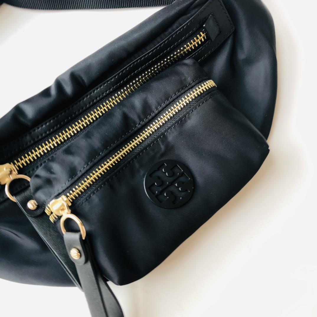 Tory Burch 1905款 TB新款腰包 黑色 尼龙配皮 休闲运动型腰包 胸包 两用型 适合日常使用 轻便