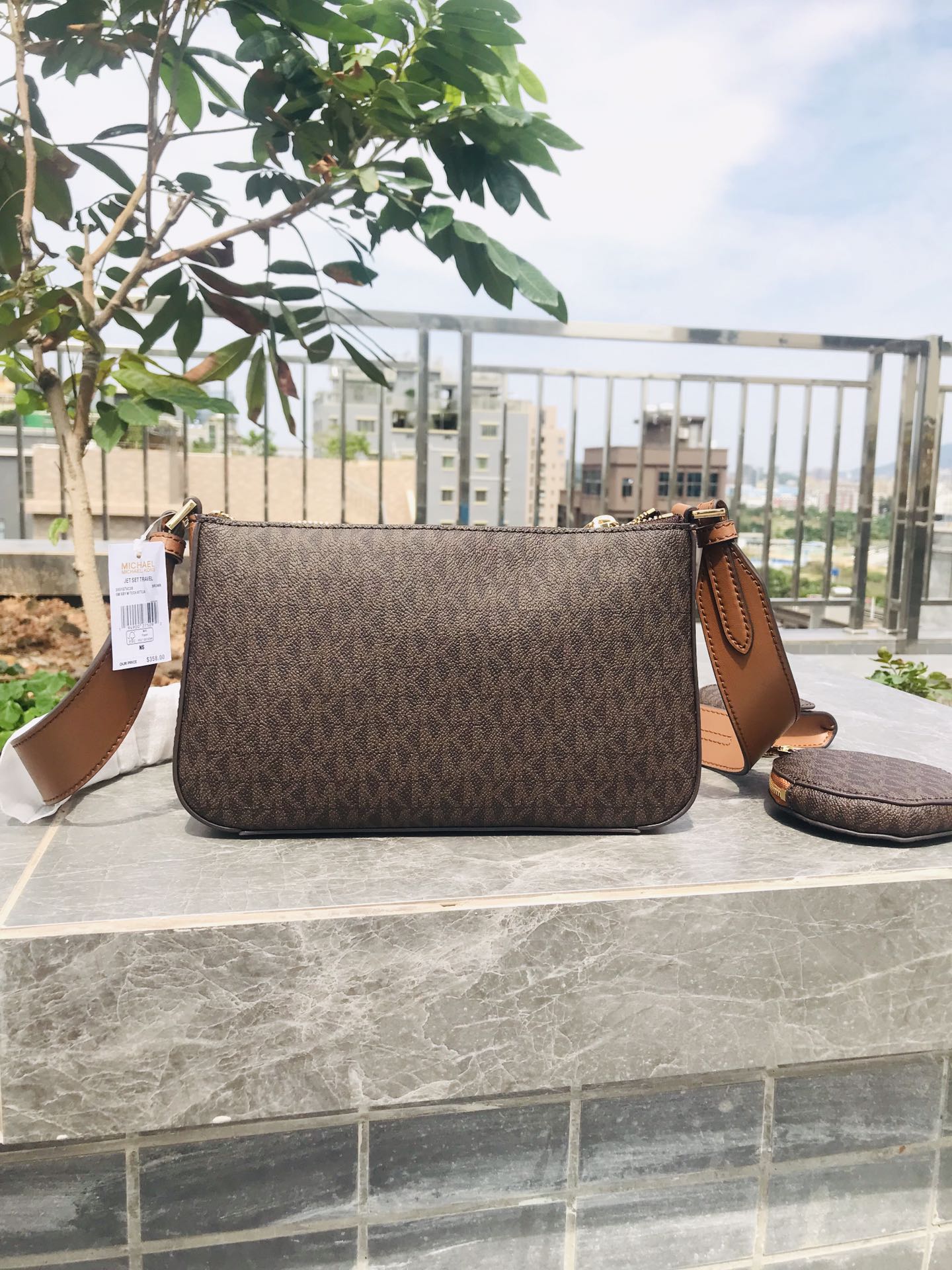 Michael Kors mk2023新款Jet Set三合一老花麻将包宽肩带斜挎包 单独2个小挂包 圆形零钱包