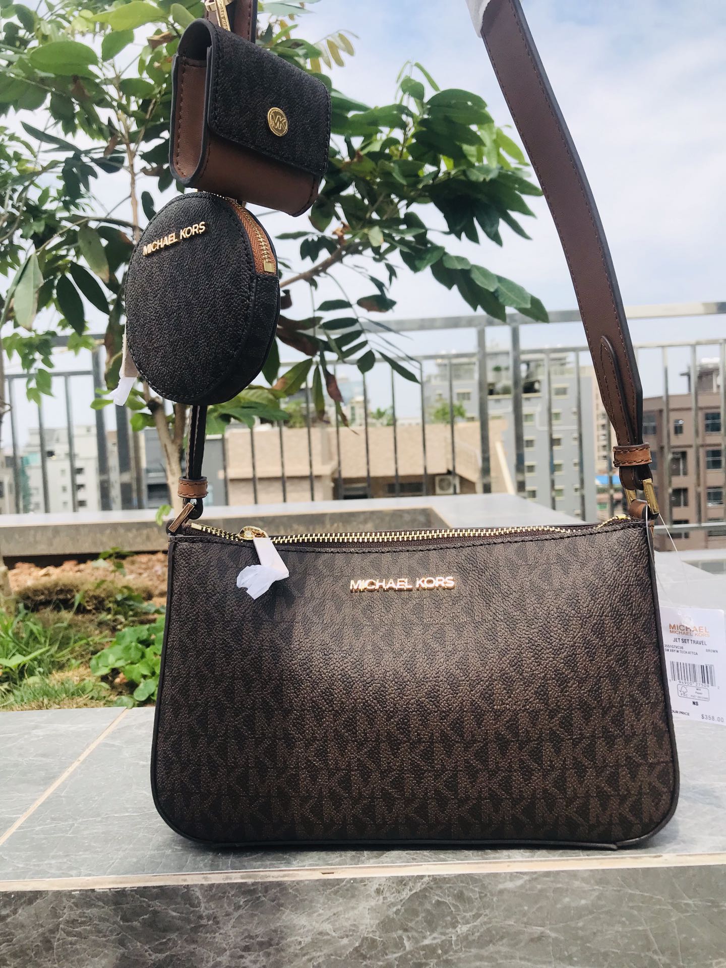 Michael Kors mk2023新款Jet Set三合一老花麻将包宽肩带斜挎包 单独2个小挂包 圆形零钱包