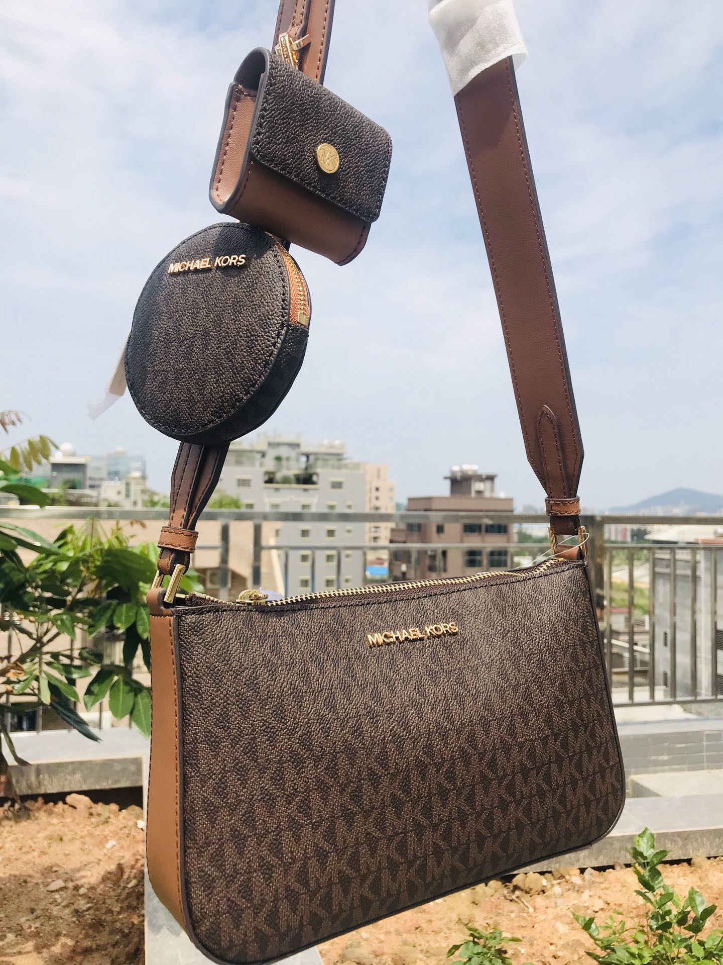 Michael Kors mk2023新款Jet Set三合一老花麻将包宽肩带斜挎包 单独2个小挂包 圆形零钱包
