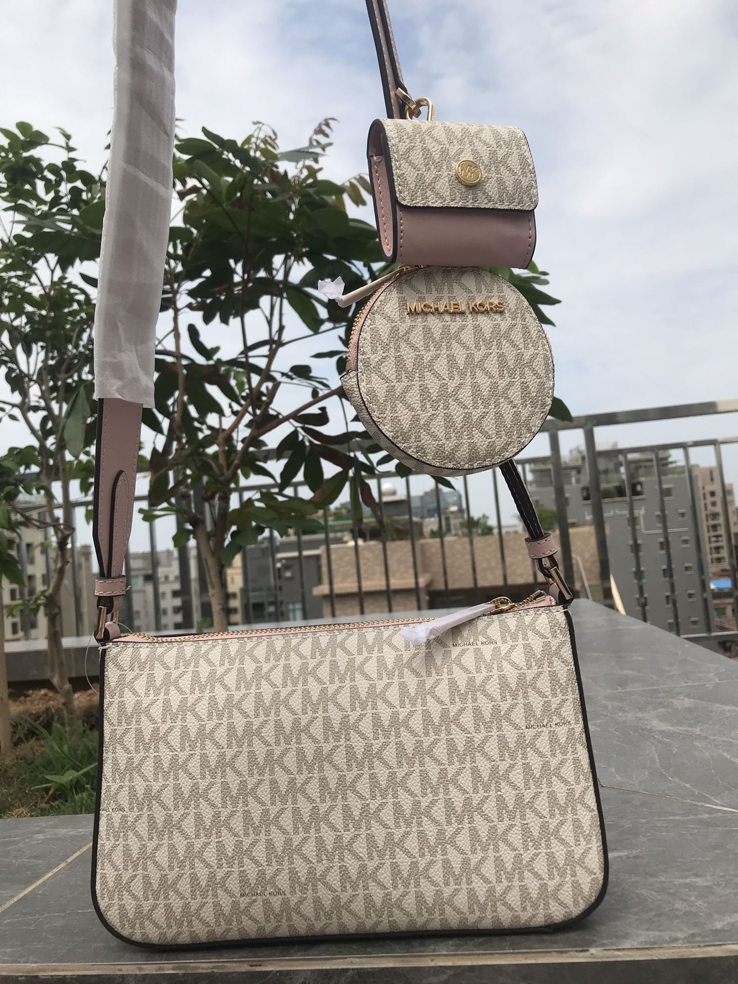 Michael Kors mk2023新款Jet Set三合一老花麻将包宽肩带斜挎包 单独2个小挂包 圆形零钱包