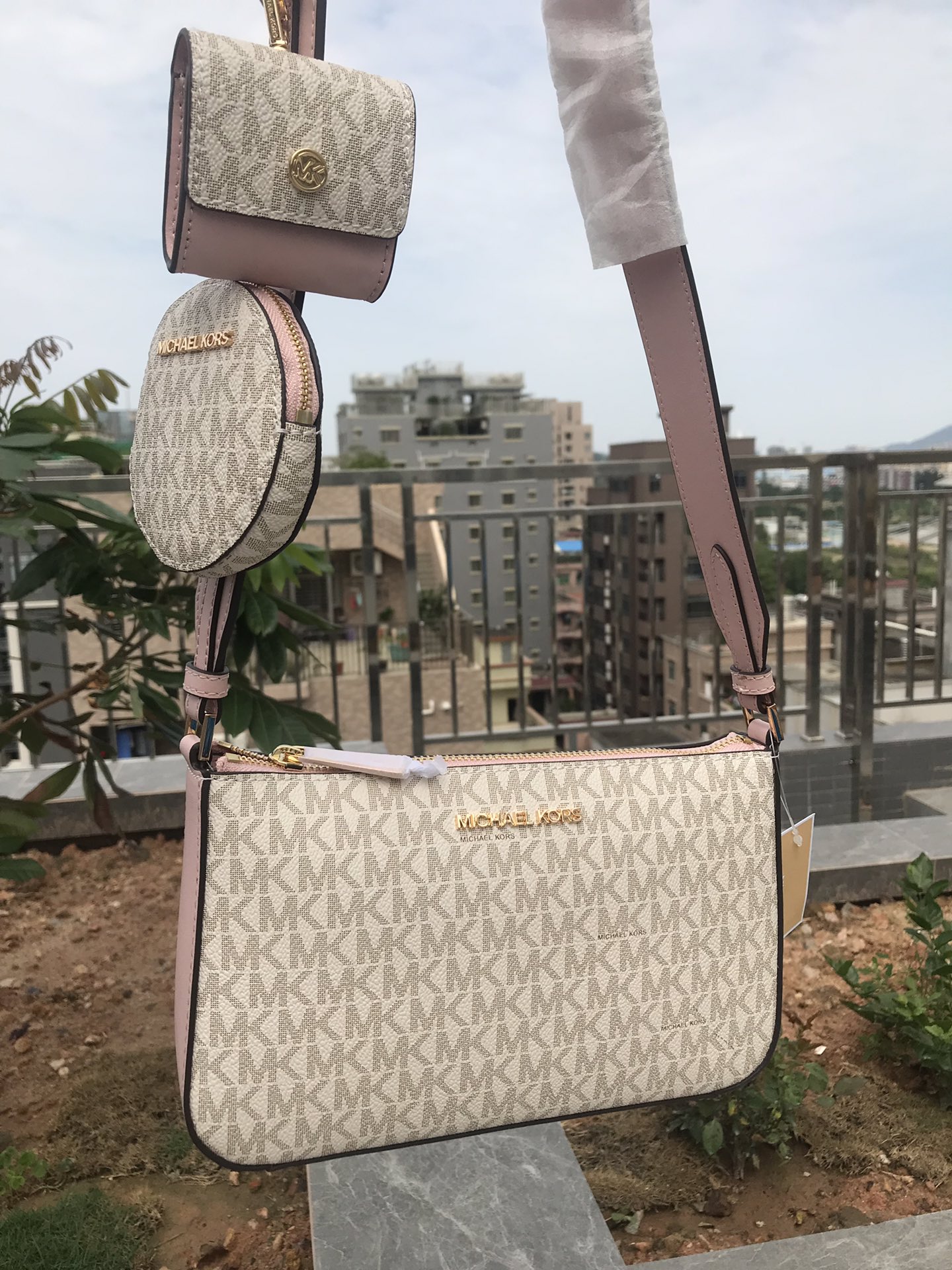 Michael Kors mk2023新款Jet Set三合一老花麻将包宽肩带斜挎包 单独2个小挂包 圆形零钱包