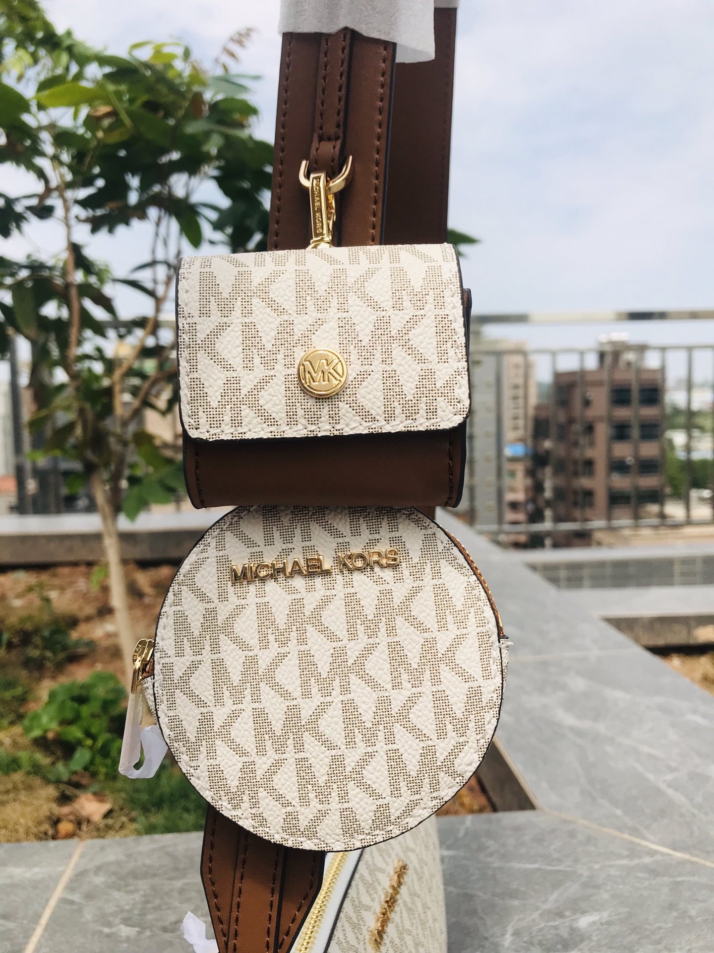 Michael Kors mk2023新款Jet Set三合一老花麻将包宽肩带斜挎包 单独2个小挂包 圆形零钱包