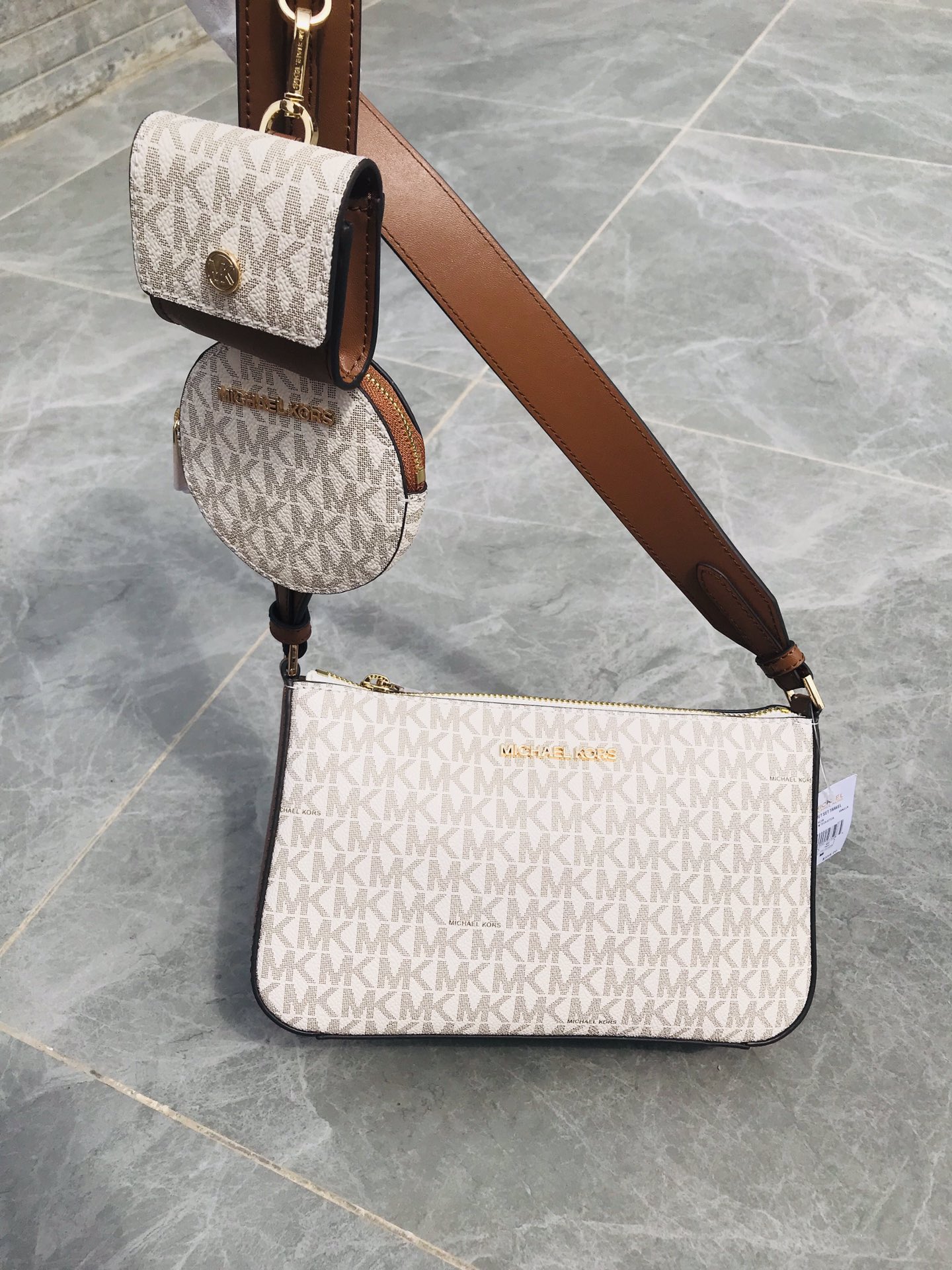 Michael Kors mk2023新款Jet Set三合一老花麻将包宽肩带斜挎包 单独2个小挂包 圆形零钱包