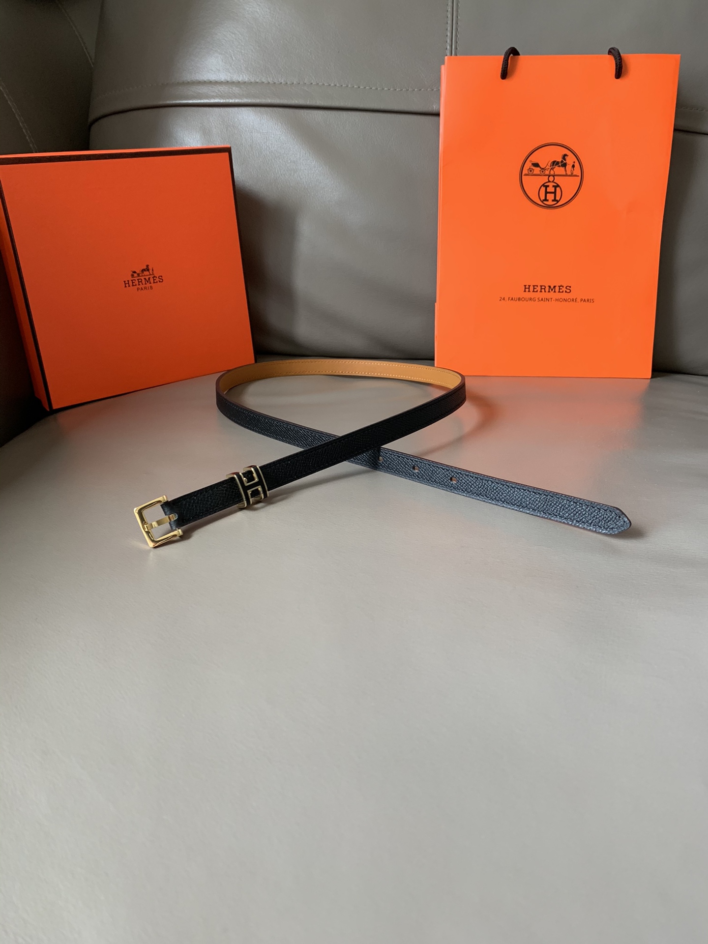 P HERMES(爱马仕) 专柜新款 👩宽1.5cm Epsom小牛皮腰带，搭配镀金钢制皮带扣。腰带袢饰