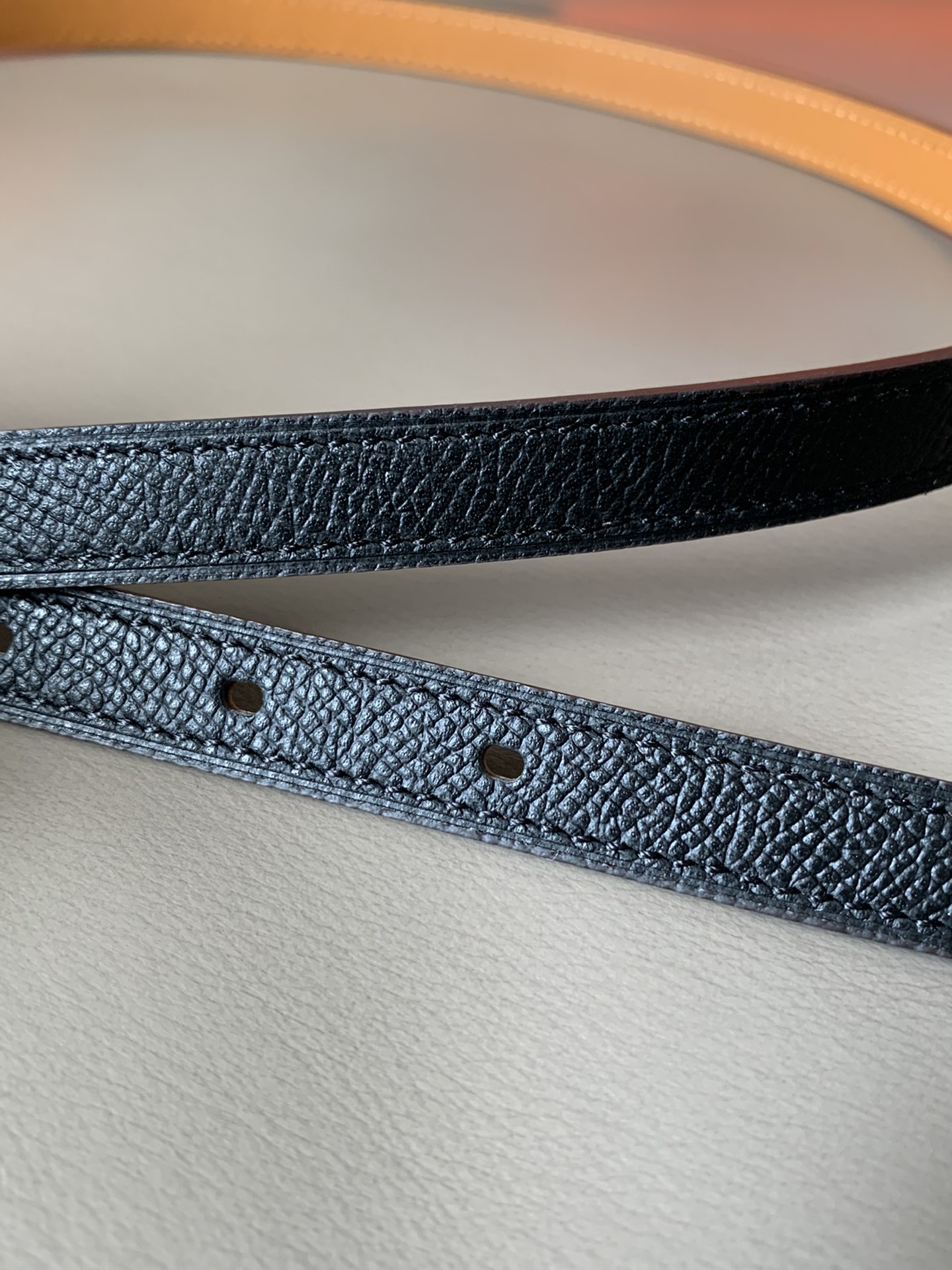 P HERMES(爱马仕) 专柜新款 👩宽1.5cm Epsom小牛皮腰带，搭配镀金钢制皮带扣。腰带袢饰