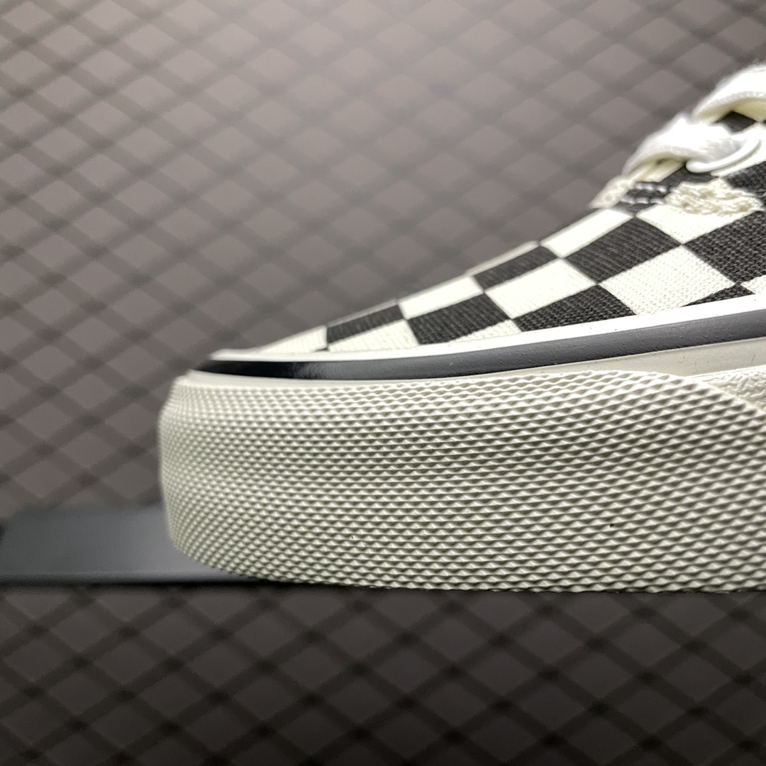 130 Vans 万斯 Authentic 棋盘格 低帮硫化休闲板鞋