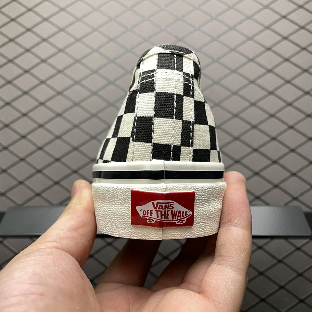130 Vans 万斯 Authentic 棋盘格 低帮硫化休闲板鞋