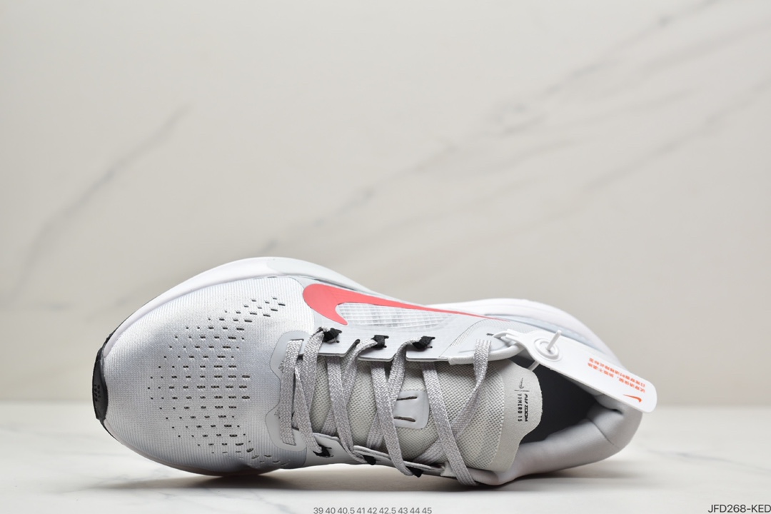 180 耐克Nike Air Zoom  Vomero 15全新科技 CU1855-103