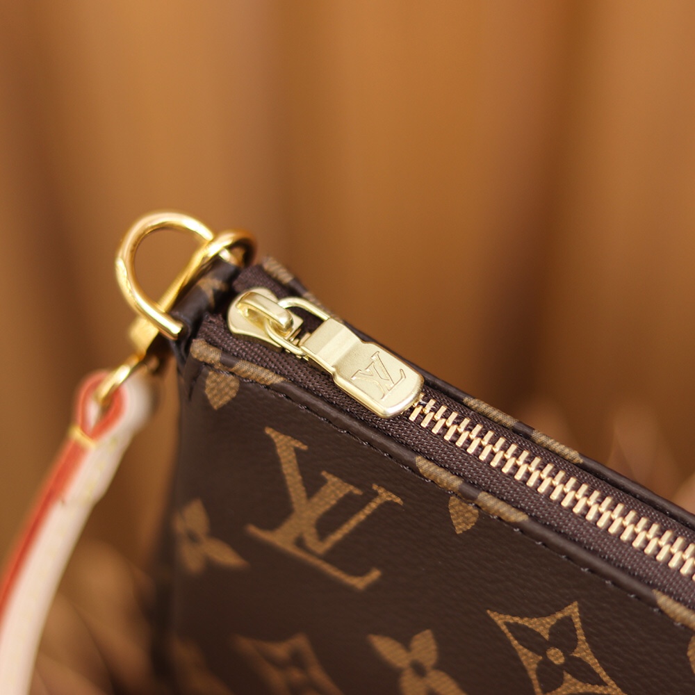 Louis Vuitton LV Pochette Accessoires麻将包 M40712