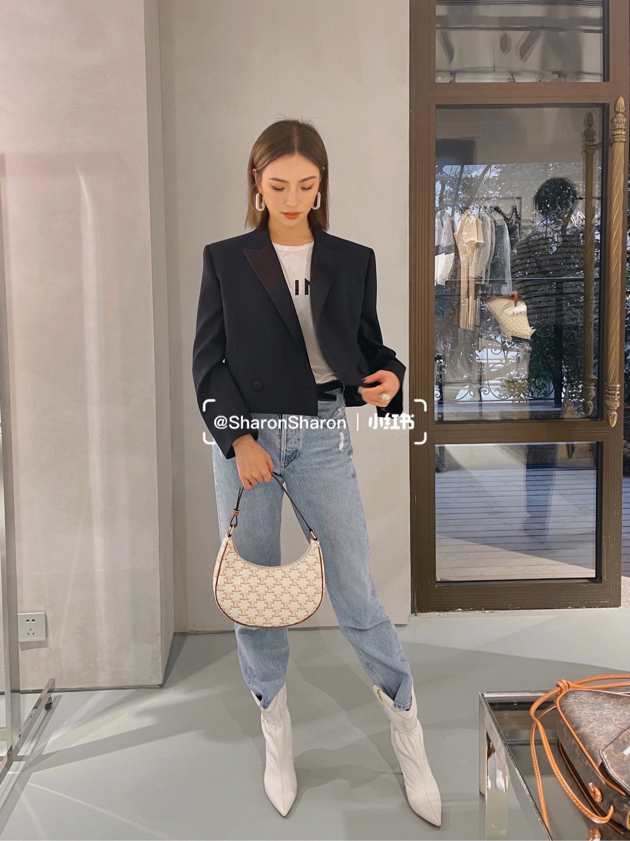 CELINE AVA 白花Ttiomphe腋下包 193952