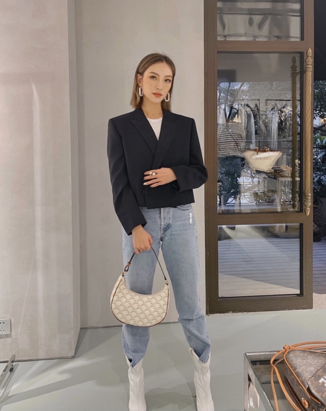 CELINE AVA 白花Ttiomphe腋下包 193952