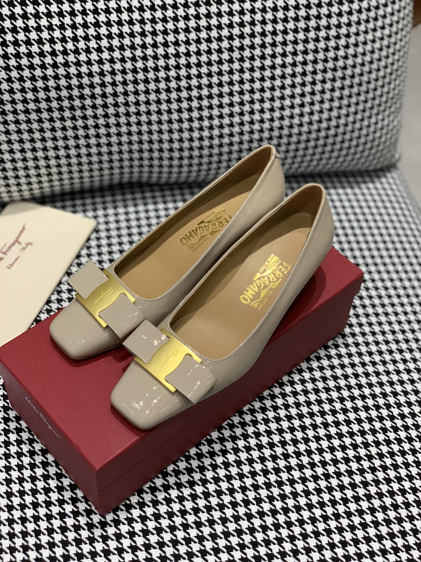 顶级版本SFsalvatoreFerraga*o️菲拉*慕中古款方头中跟小跟油边蝴蝶结单鞋️中古店才有的