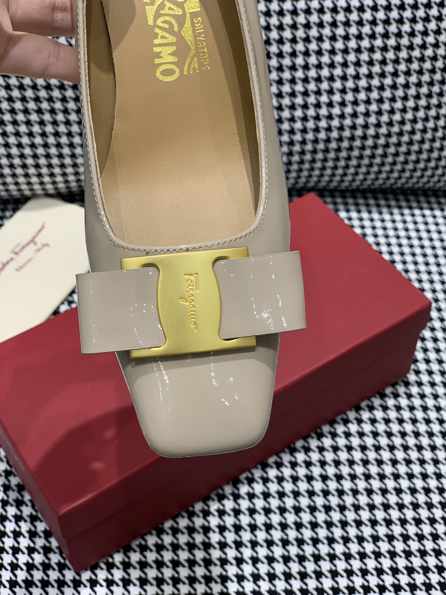 顶级版本SFsalvatoreFerraga*o️菲拉*慕中古款方头中跟小跟油边蝴蝶结单鞋️中古店才有的