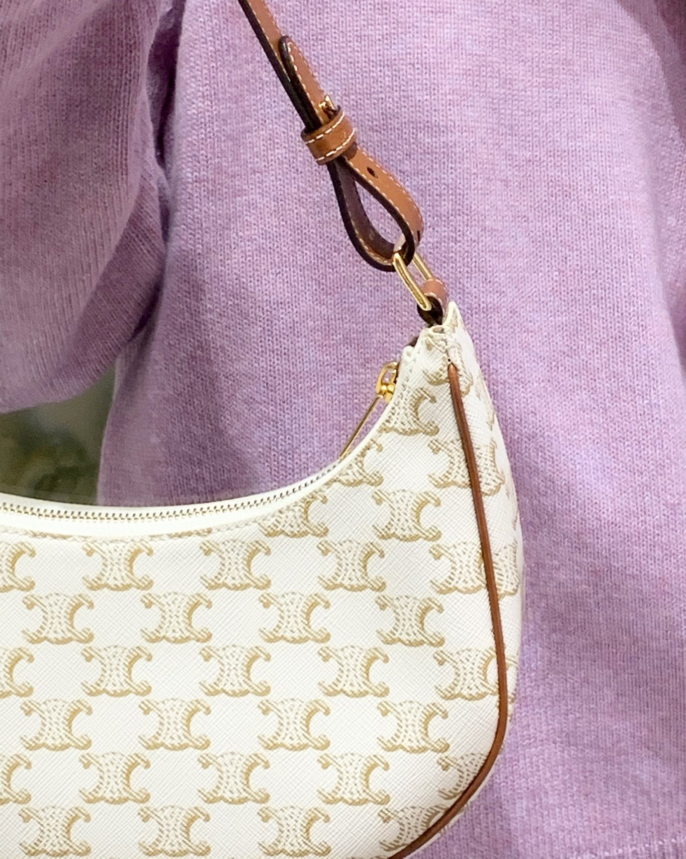 CELINE AVA 白花Ttiomphe腋下包 193952