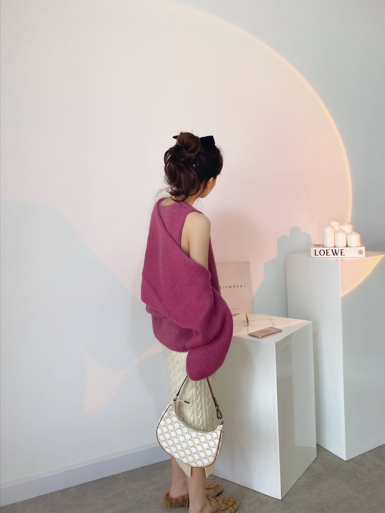 CELINE AVA 白花Ttiomphe腋下包 193952