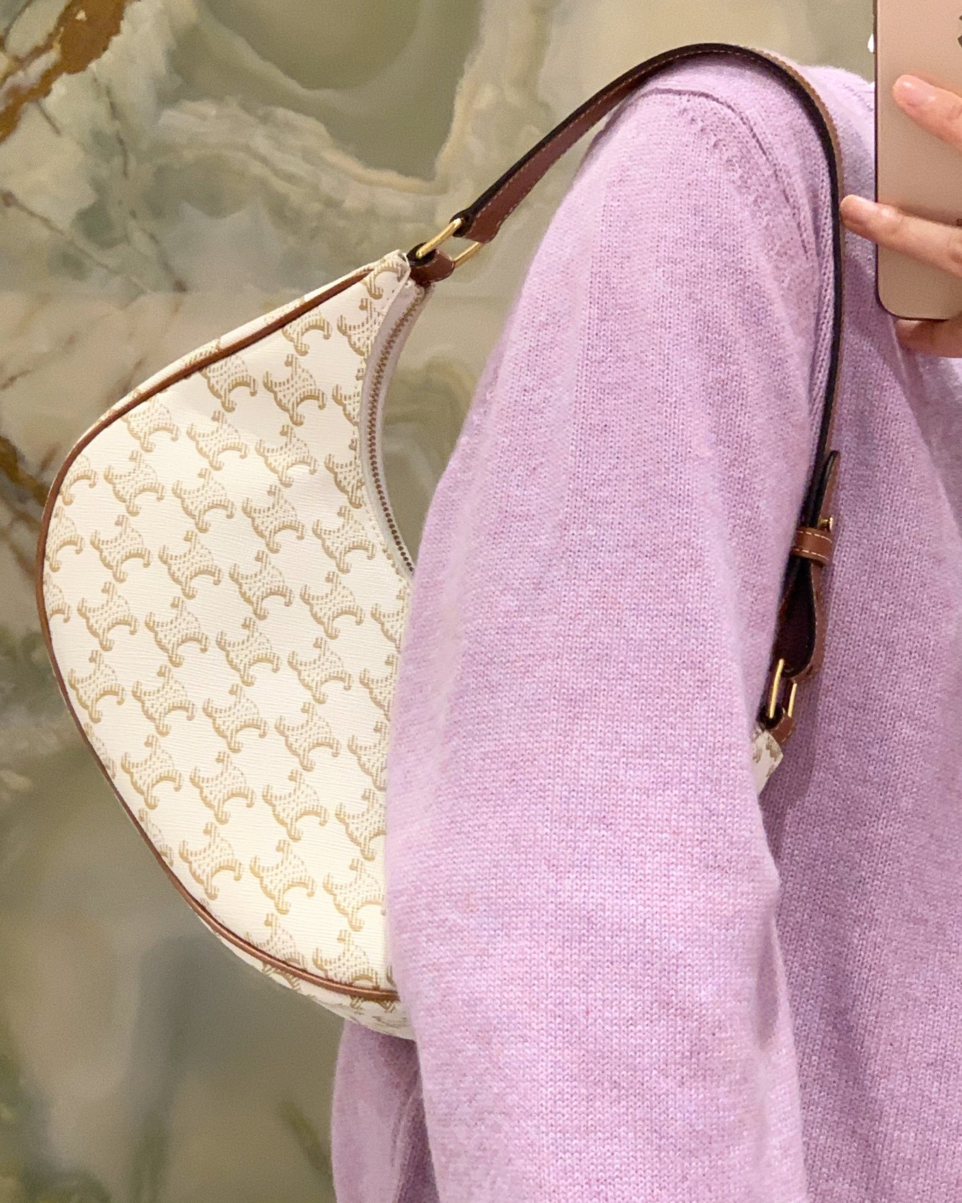 CELINE AVA 白花Ttiomphe腋下包 193952