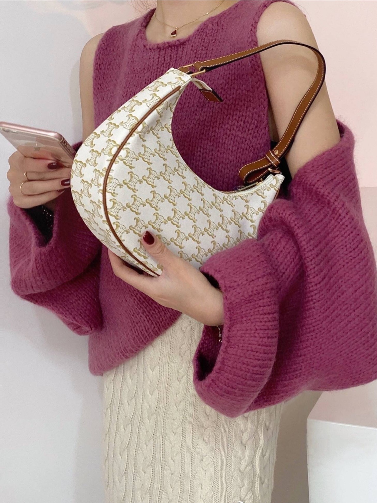 CELINE AVA 白花Ttiomphe腋下包 193952