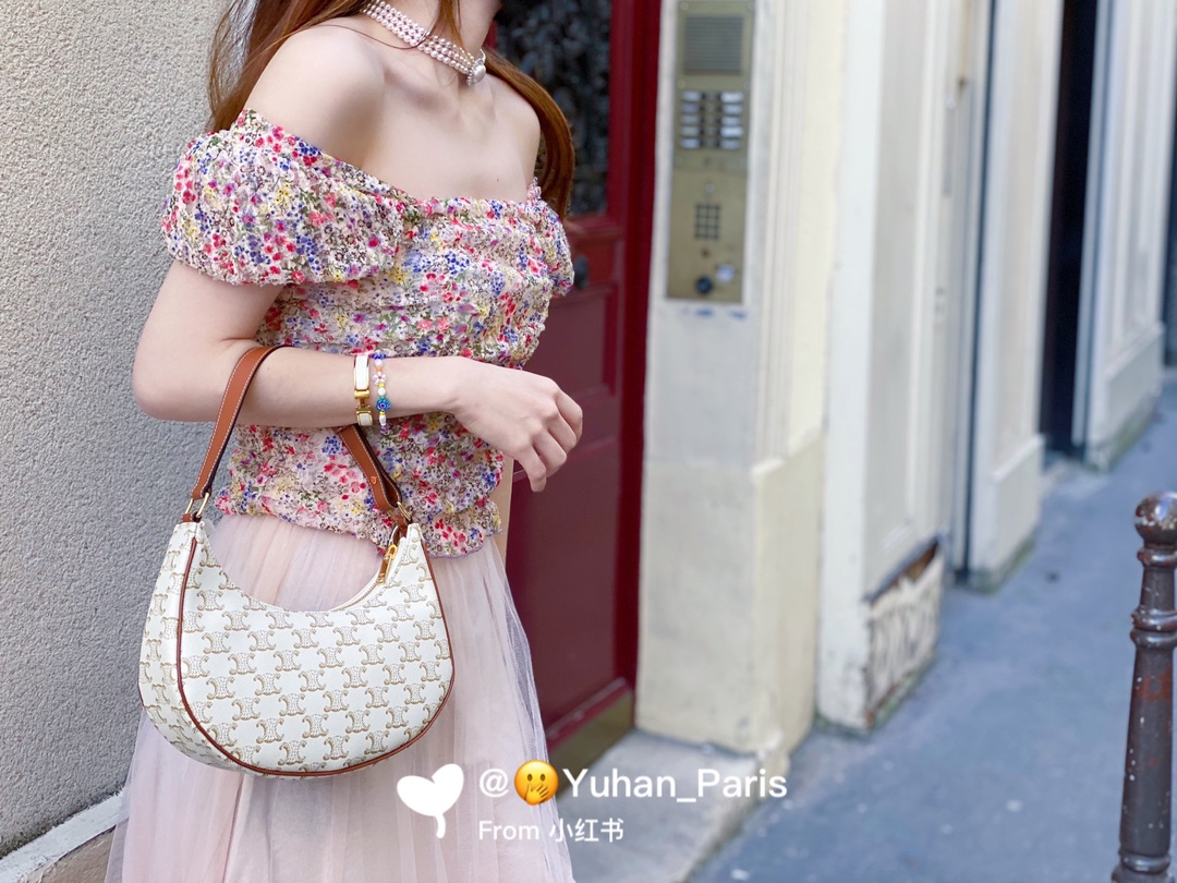 CELINE AVA 白花Ttiomphe腋下包 193952