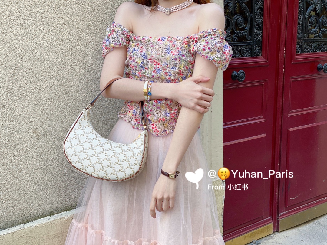 CELINE AVA 白花Ttiomphe腋下包 193952