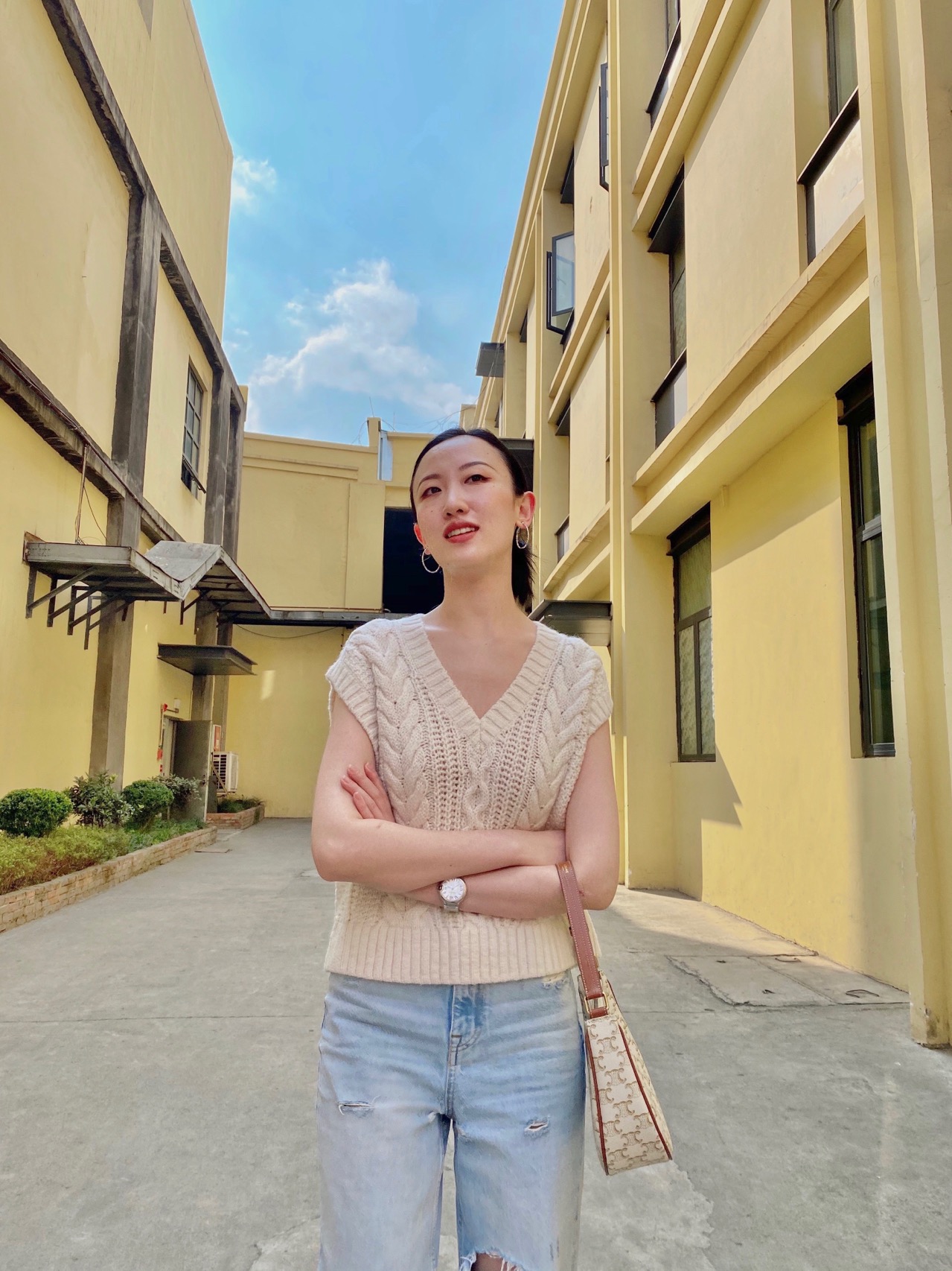 CELINE AVA 白花Ttiomphe腋下包 193952