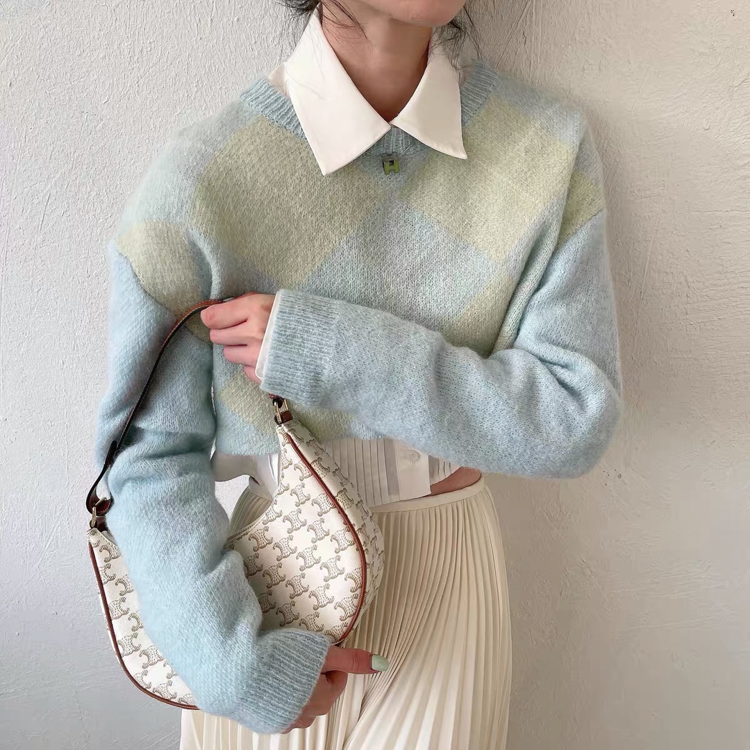 CELINE AVA 白花Ttiomphe腋下包 193952