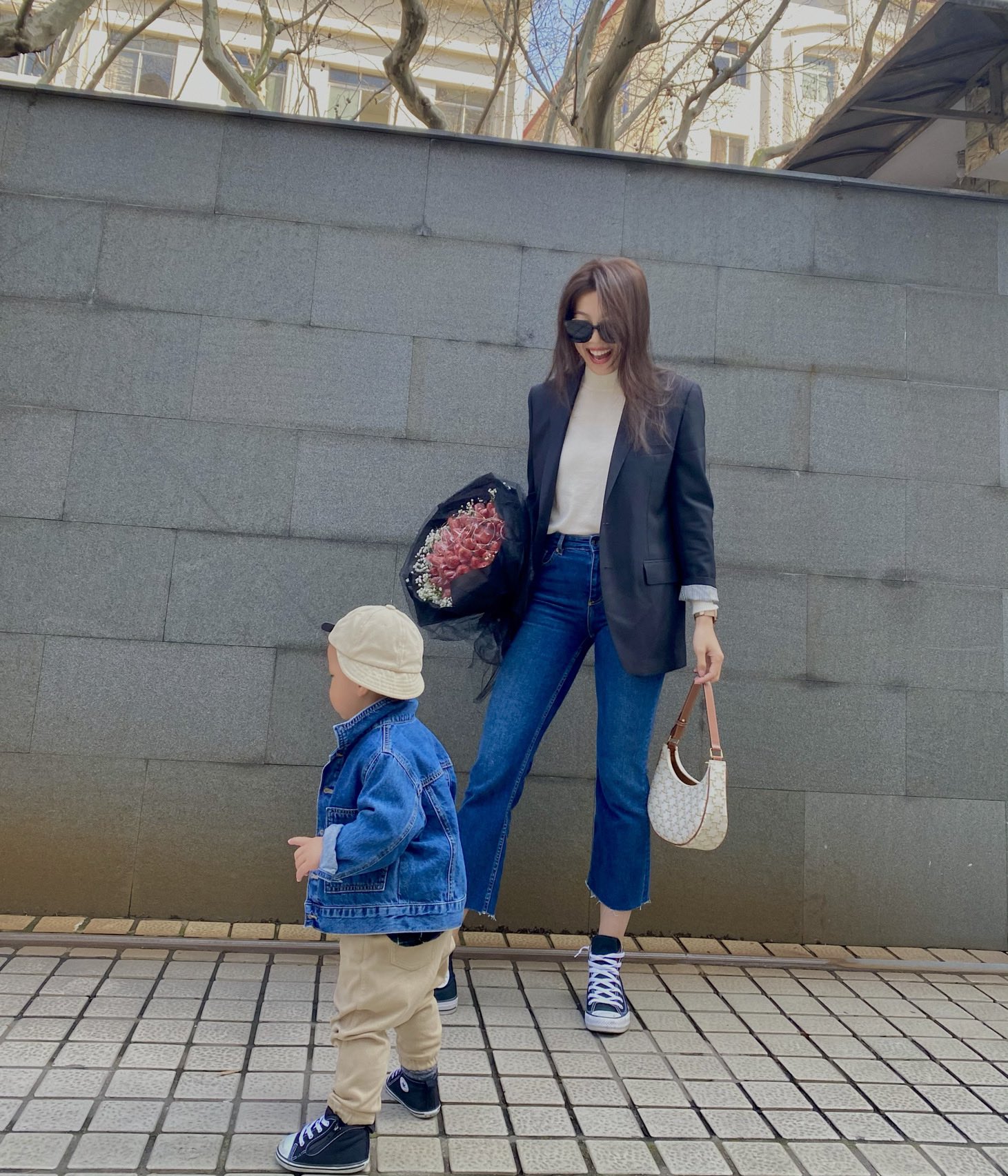 CELINE AVA 白花Ttiomphe腋下包 193952