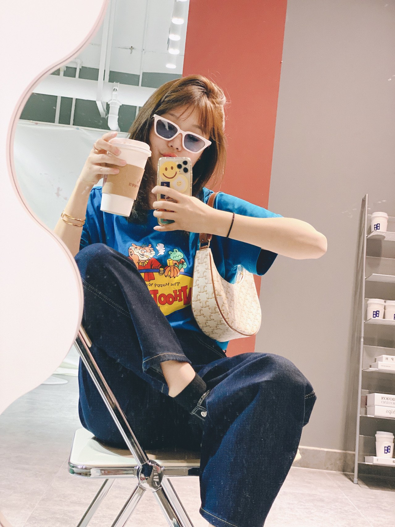 CELINE AVA 白花Ttiomphe腋下包 193952