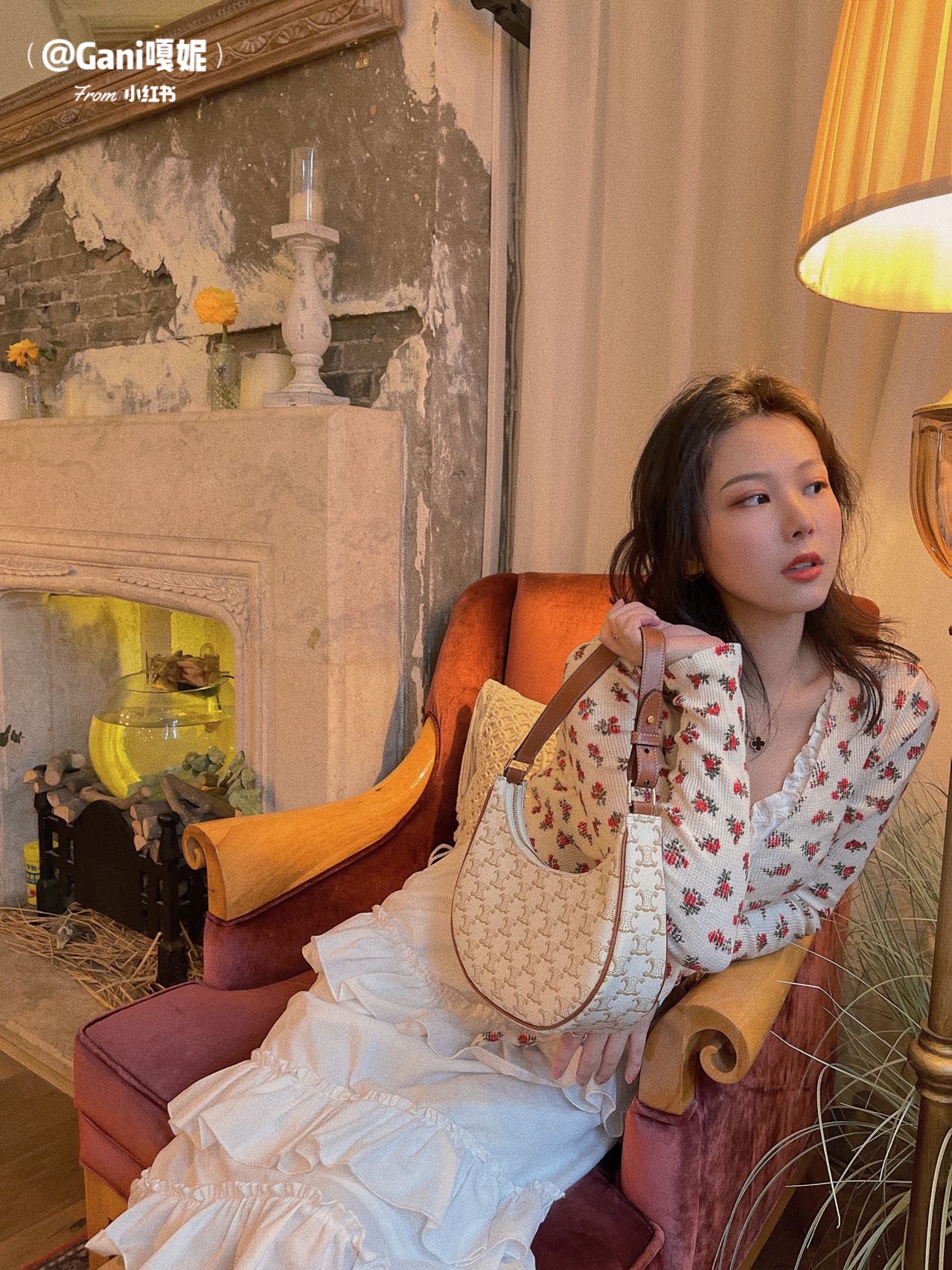 CELINE AVA 白花Ttiomphe腋下包 193952