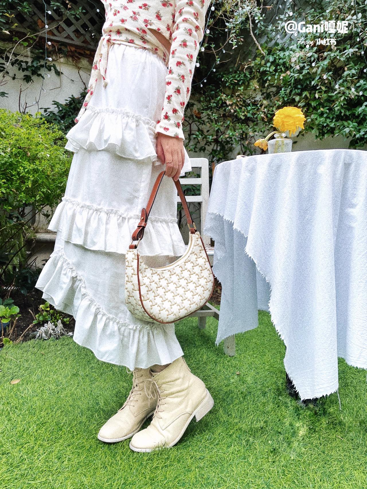 CELINE AVA 白花Ttiomphe腋下包 193952